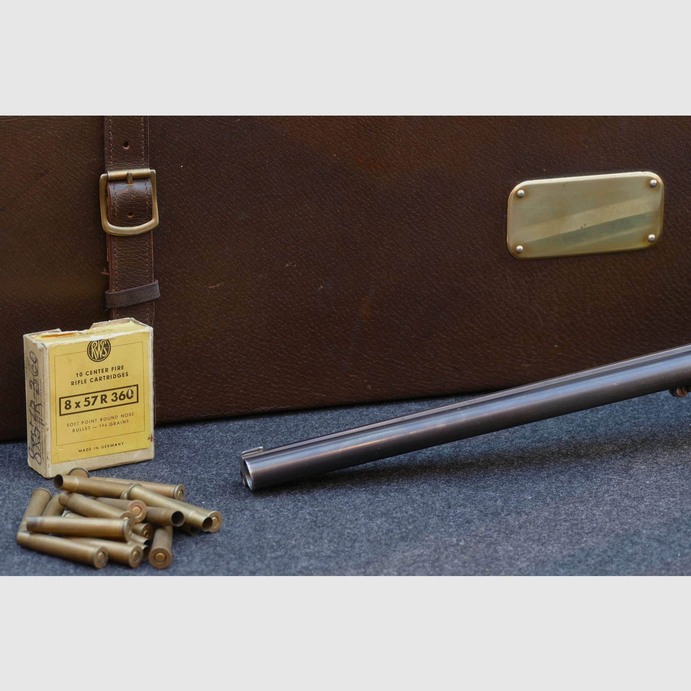 Fucile a canne sovrapposte di Ferlach, calibro 8×57 R‑360 / 16/65, cannocchiale Kahles Vienna H/4×, valigetta in pelle, matrici, bossoli e proiettili (173)