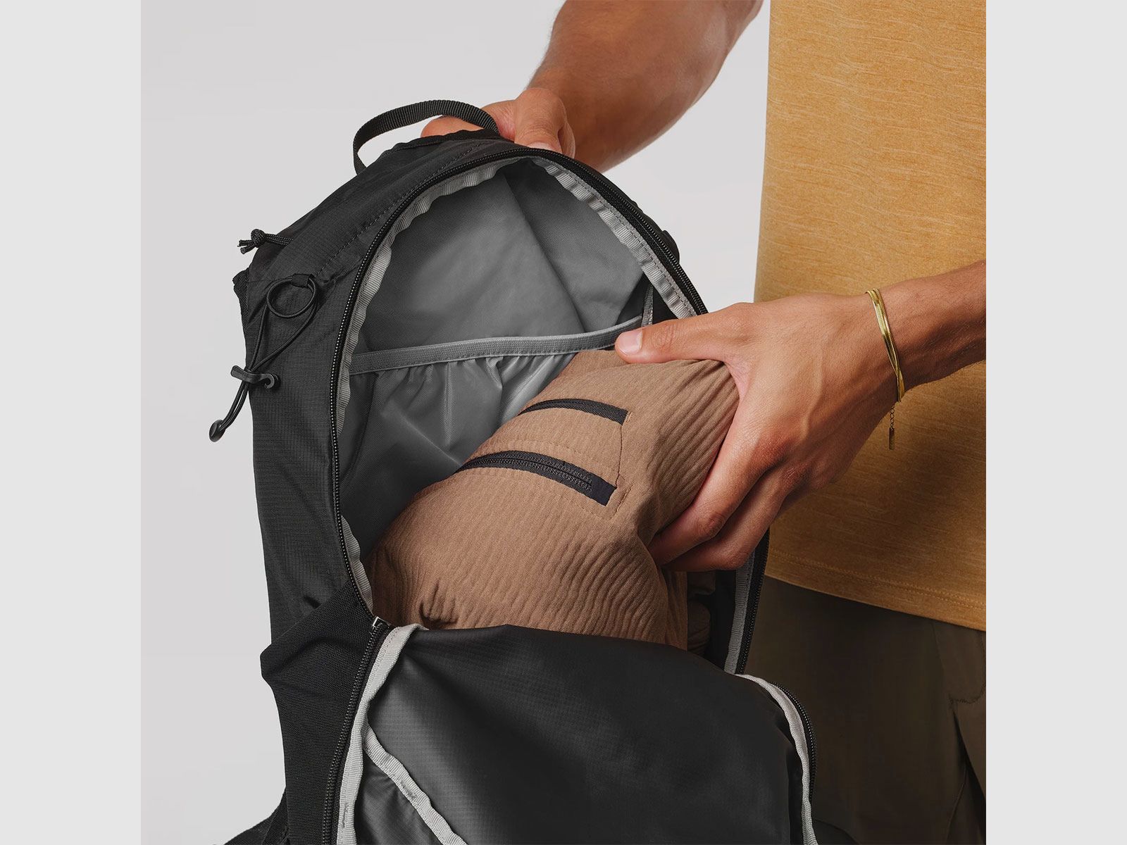 Rucksack – SALOMON – TRAILBLAZER 30 SCHWARZ / LEGIERUNG, Bild 8 von 9