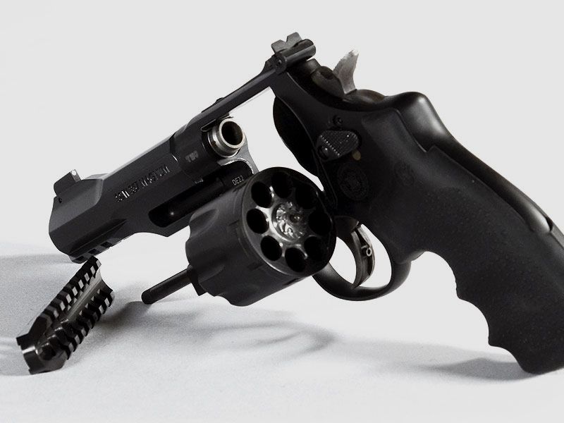 Smith & Wesson M&P R8, canna da 5"