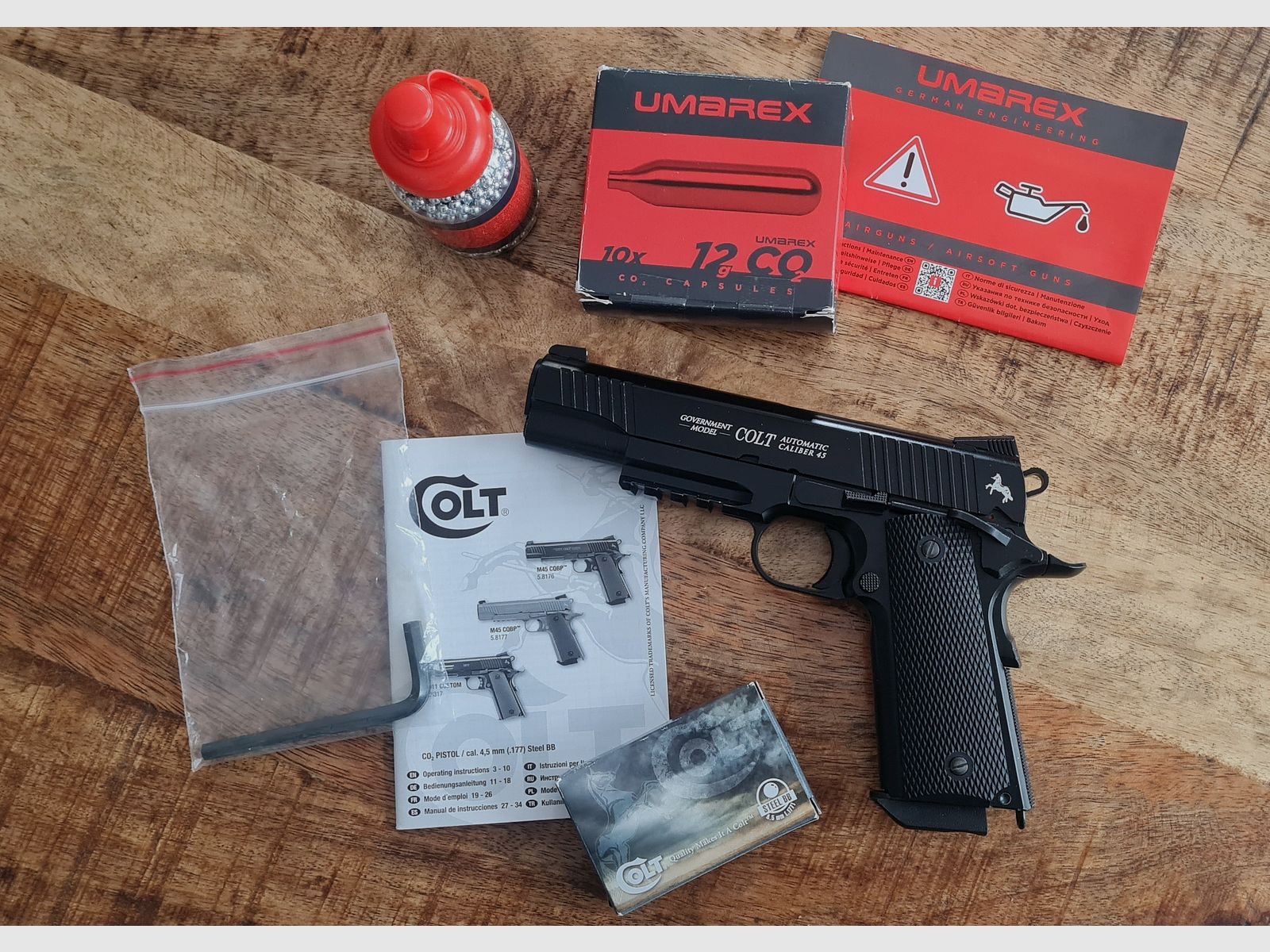 Umarex Colt M45 CQBP Cal. 4.5mm BB, BlowBack, FullMetal + Extras