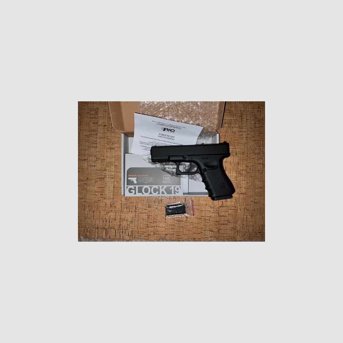 Glock 19 CO2 4.5mm Neu mit platte für RedDot