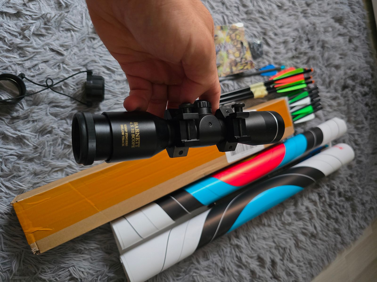 Armbrust-Zubehör-Set: Barnett Scope, Carbonpfeile, Jagdspitzen & Zielscheiben und Schaumstoffbox, Bild 4 von 5