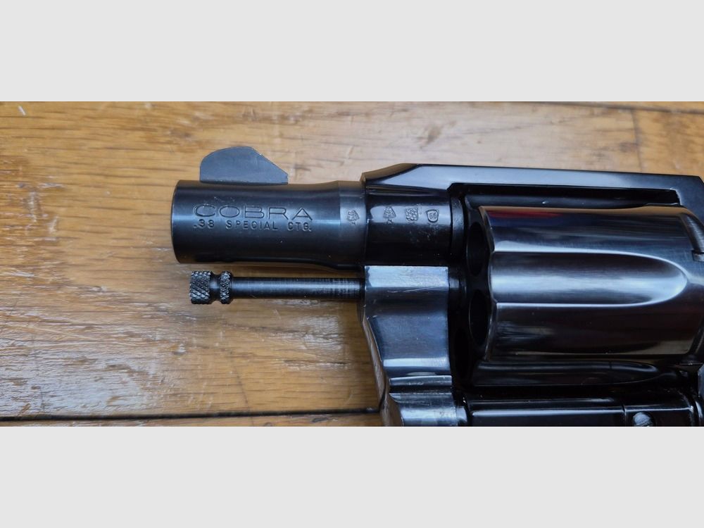 Piękny i rzadki Colt Cobra – Subnose w .38 SP – Broń z 1966 roku – Aluminiowa rama – Lufa 2 cale z doskonałymi bruzdami – Bardzo dobra mechanika i estetyka – Ikoniczna broń detektywów z dużymi wąsami i ochroniarzy – Stan jak nowy! TBE ++/TBE+++, zdjęcie 7 z 22