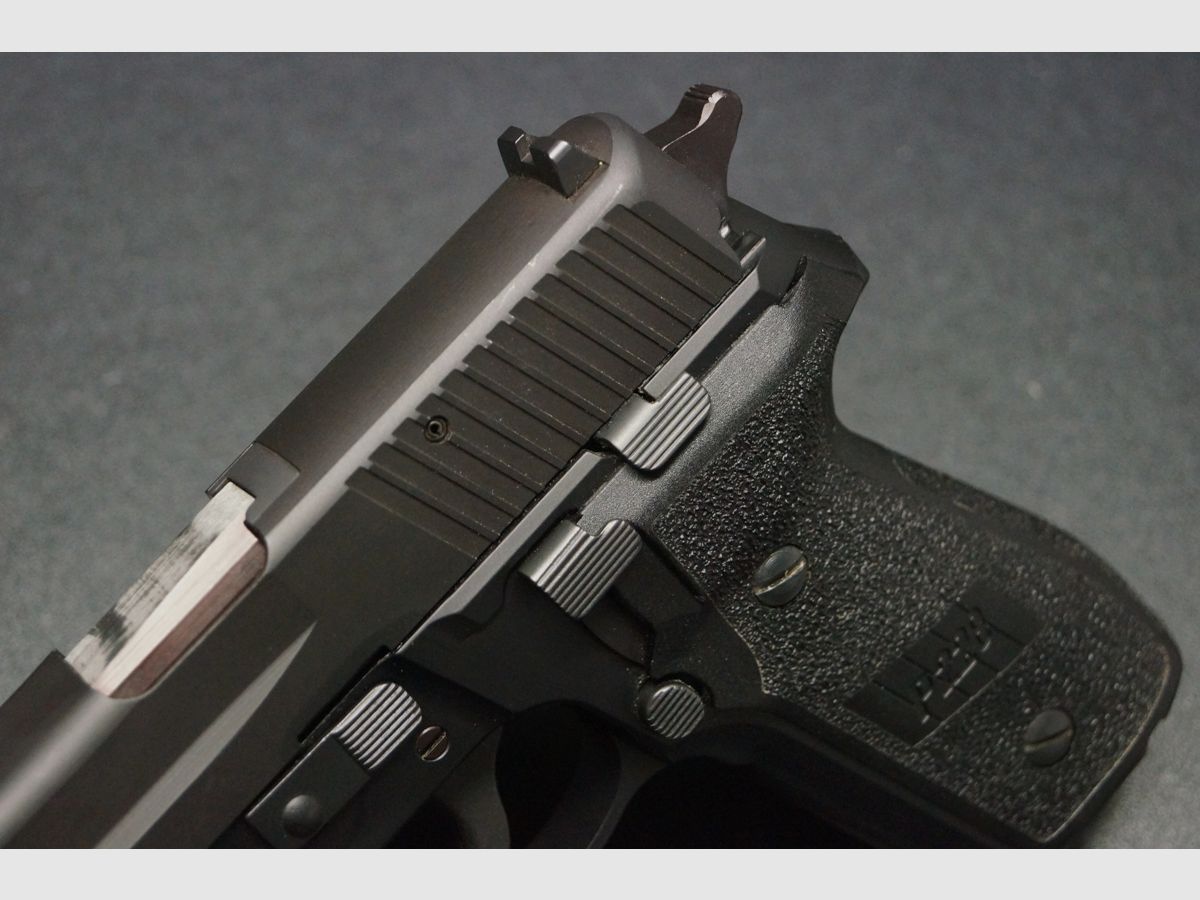 Sig Sauer P228 Fabriqué en Allemagne de l'Ouest, image 6 sur 8