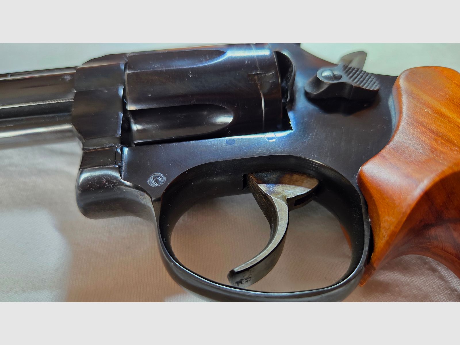 TAURUS 686 Kal. 357 Mag handgefertigter Griff