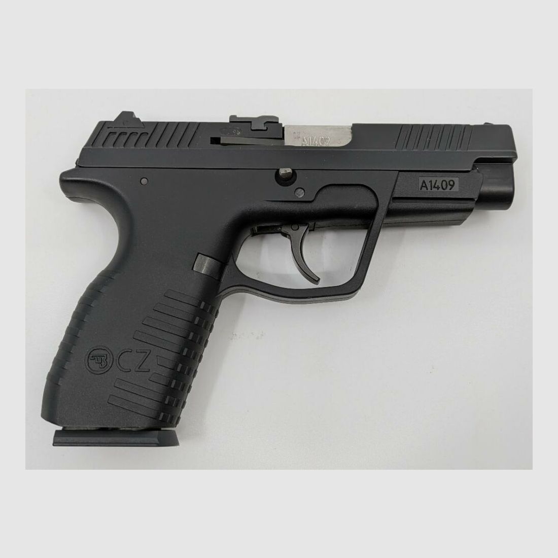 CZ CZ100