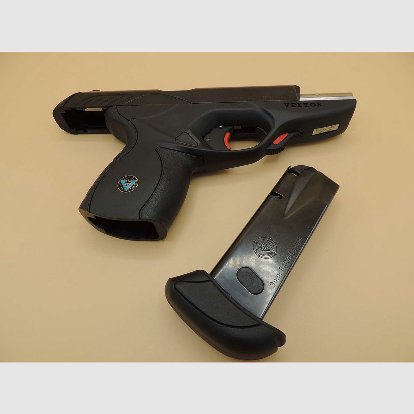 Vektor CP1 – 9mm Luger – arme de collection rare en état quasi neuf, image 5 sur 6