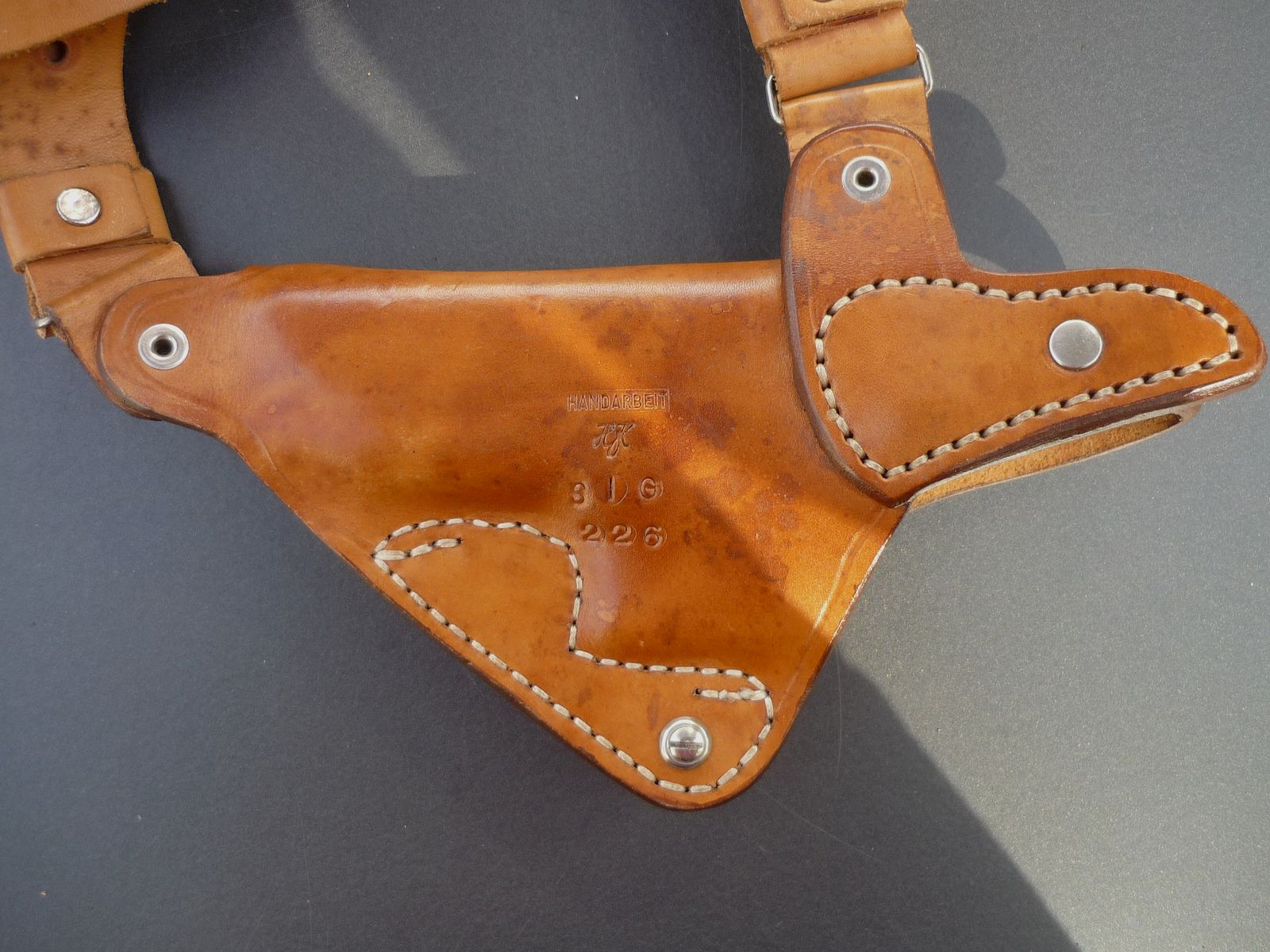 HKDesign Holster Art. Nr. 028 Schulterholster mit abknöpfbarer Mag. Tasche für SIG 226   - Rechtshänder - 2.Wahl