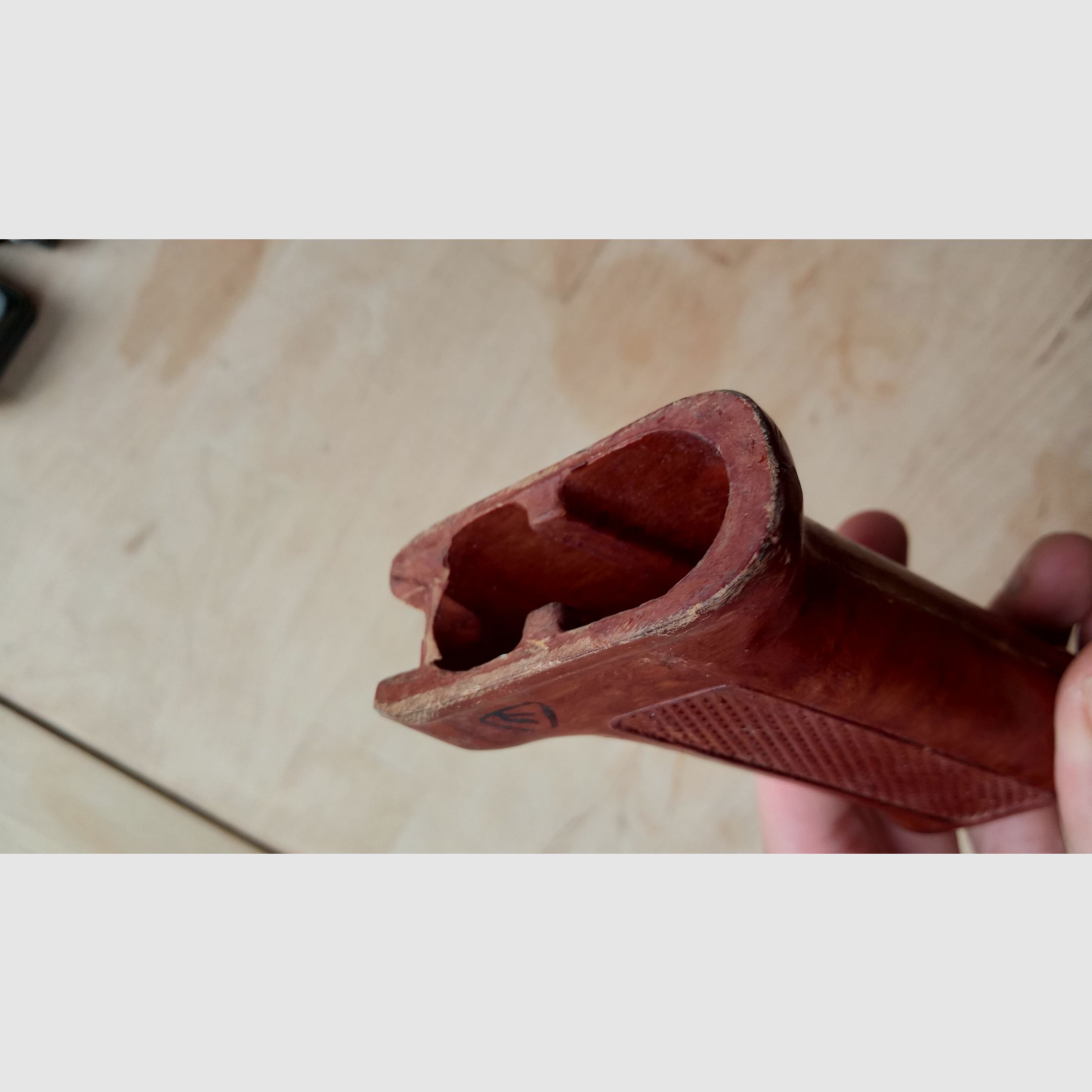 PKM / RPK impugnatura in AG4 fibra di vetro Bakelite, probabilmente russa o bulgara / adatta anche per AK e cloni.