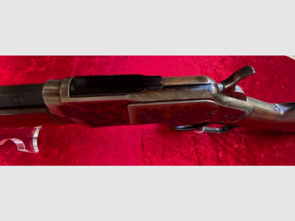 Winchester 73 aus Hege Uberti Fertigung Kal. 44 - 40  Ganzstahl bunt gehärtet mit 8-kant Lauf
