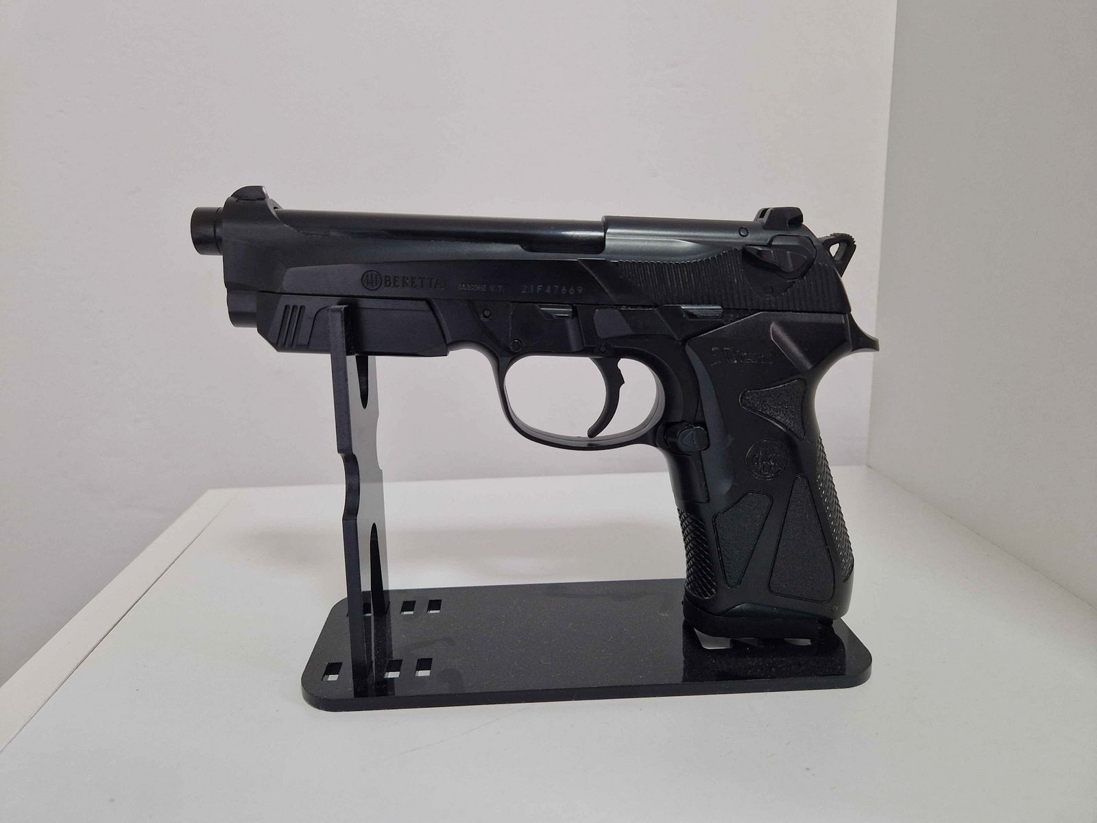 Airsoft / Softair Set – G36C AEG + Beretta 90Two – Beginner set, under 0.5 Joule