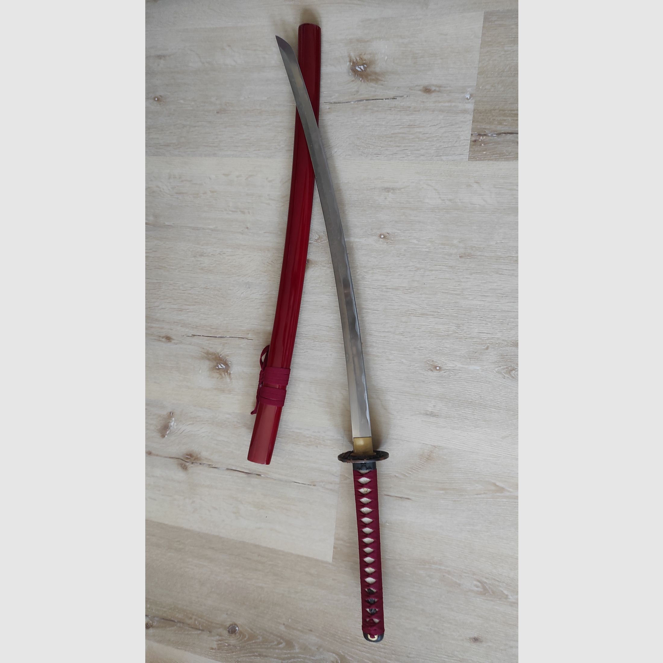Katana, Samuraischwert rot mit Stoffbeutel geschliffene Klinge
