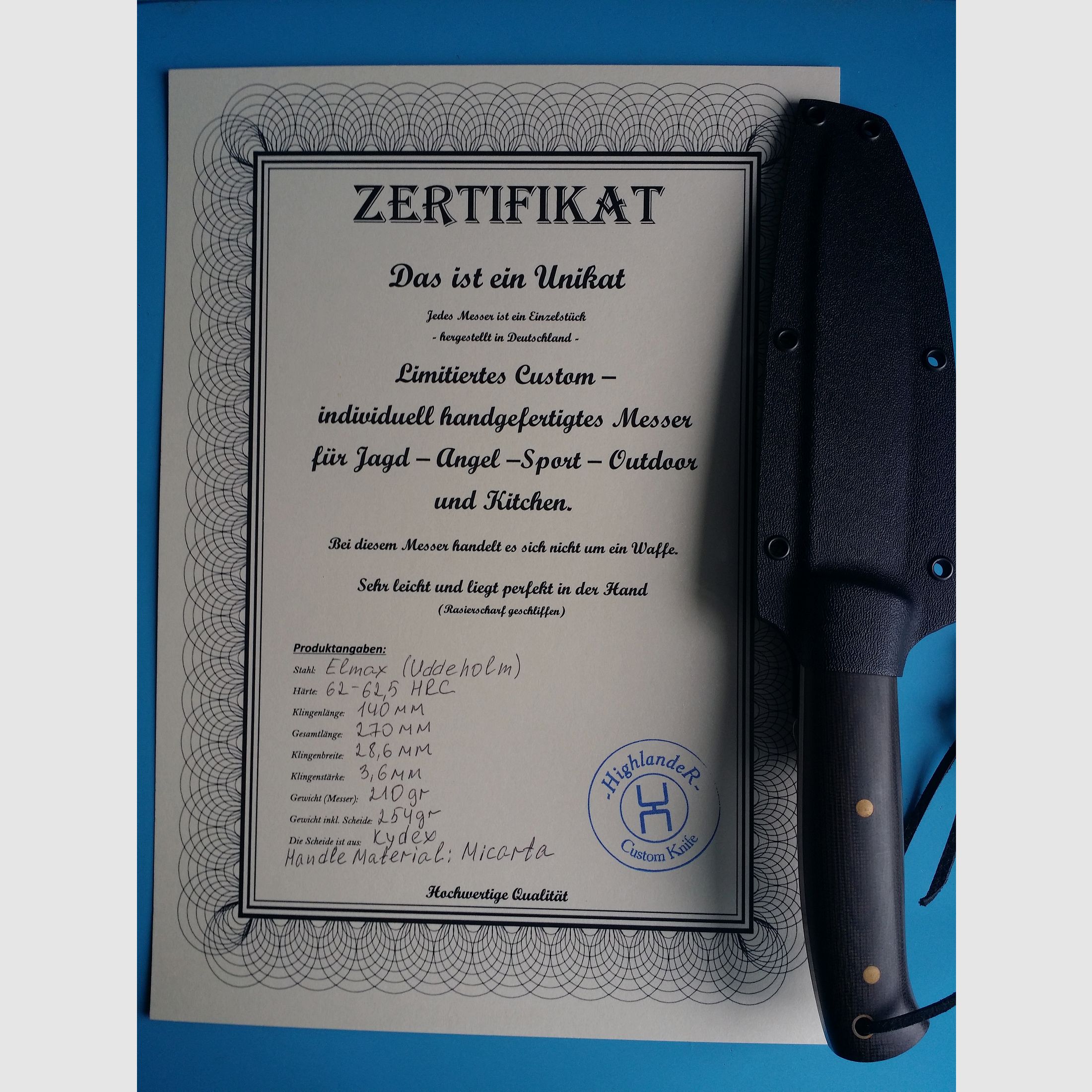 Het mes van -HighlandeR- is gemaakt van perfect uitgebalanceerd poederstaal - Elmax (Böhler-Uddeholm - Zweden).