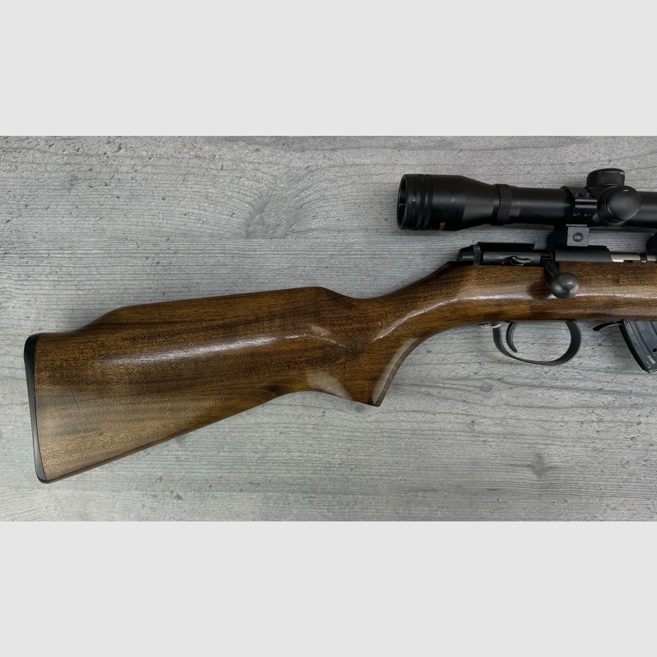 CBC Model 122, Kal.: .22lr Repetierbüchse + Gamo Zielfernrohr