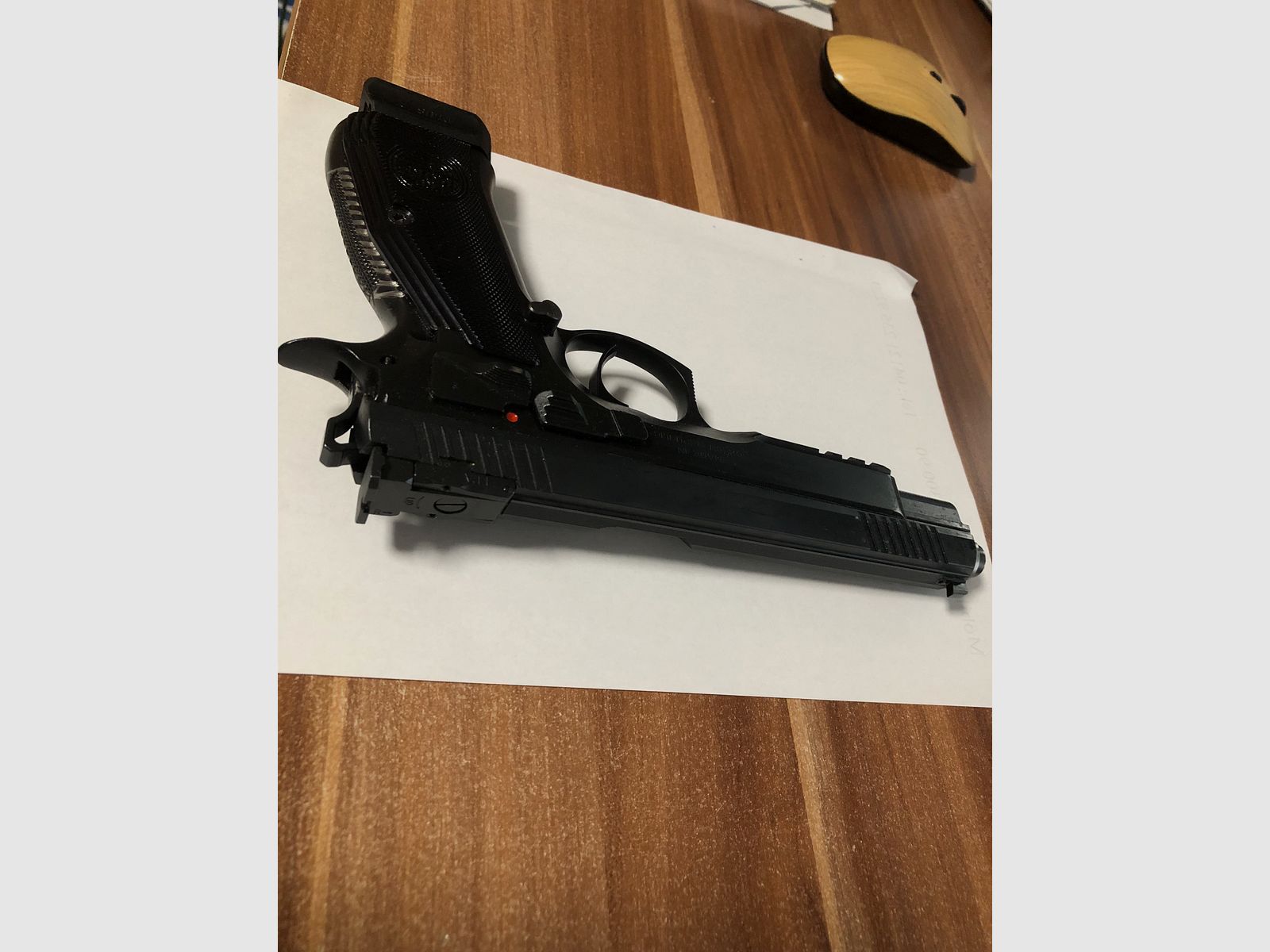 Verkauf halbautomatische Pistole von Haus CZ-Taipan Pro-Tuning und inklusive KK-Pistole, als Geschenk!