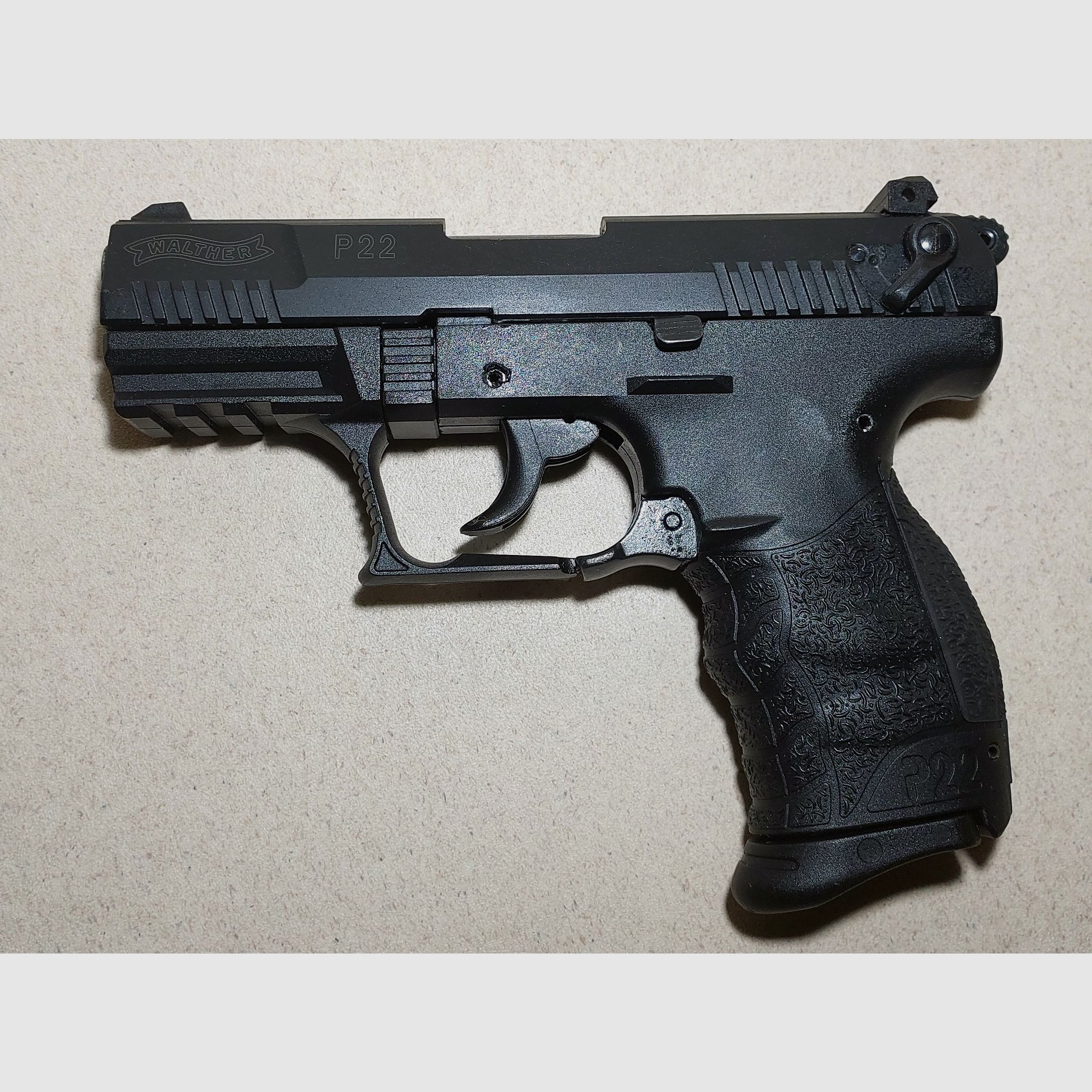 Walther P22Q Schreckschuss Pistole 9mm P.A.K. schwarz mit 2 Magazinen (PTB 778)