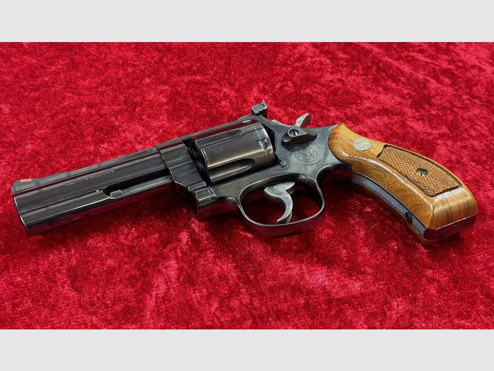 Smith & Wesson 586-4