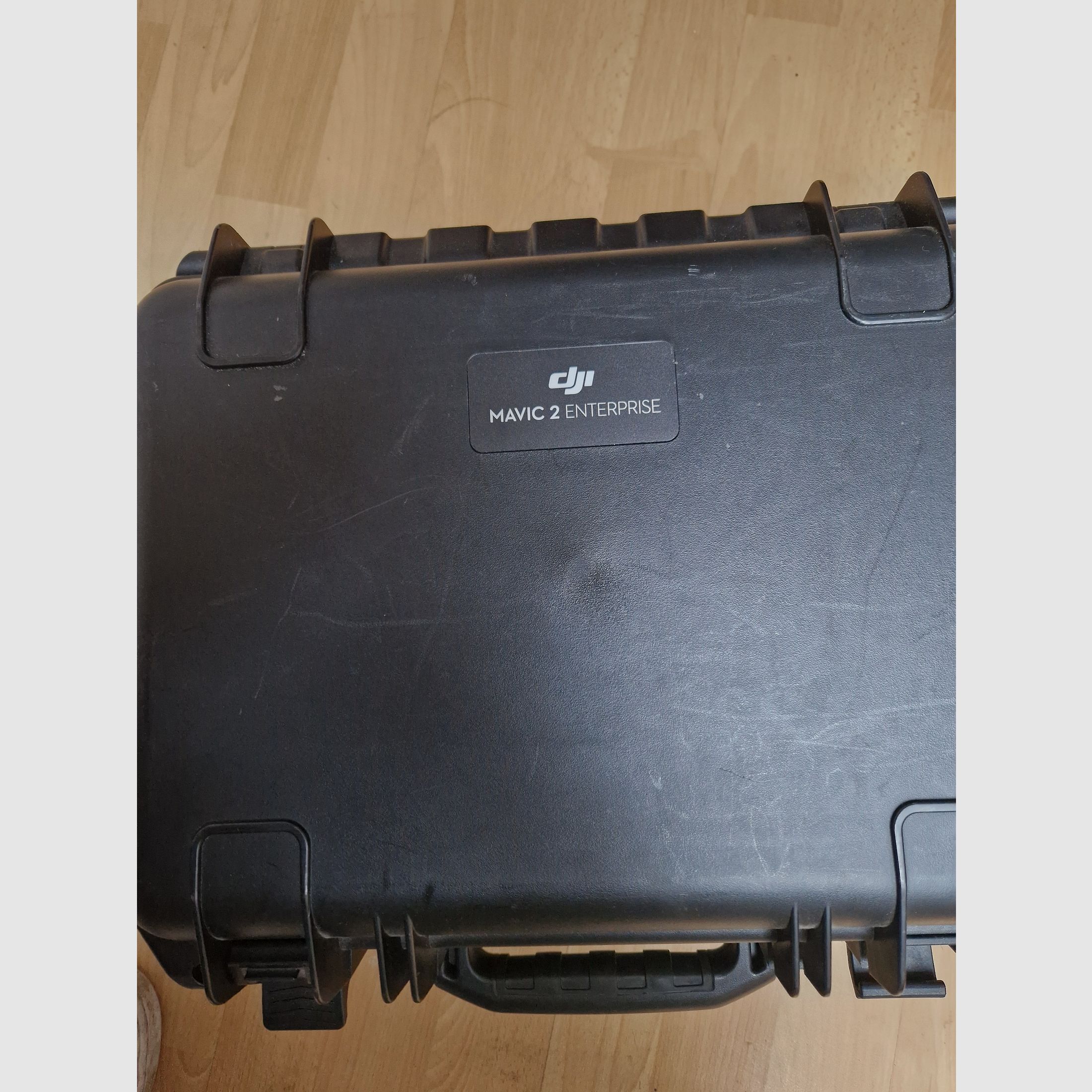 NUOVO DJI Mavic 2 Enterprise Advanced termografia 640 tempo di volo totale del dispositivo due ore entrambe le batterie hanno solo 4 cicli di carica.