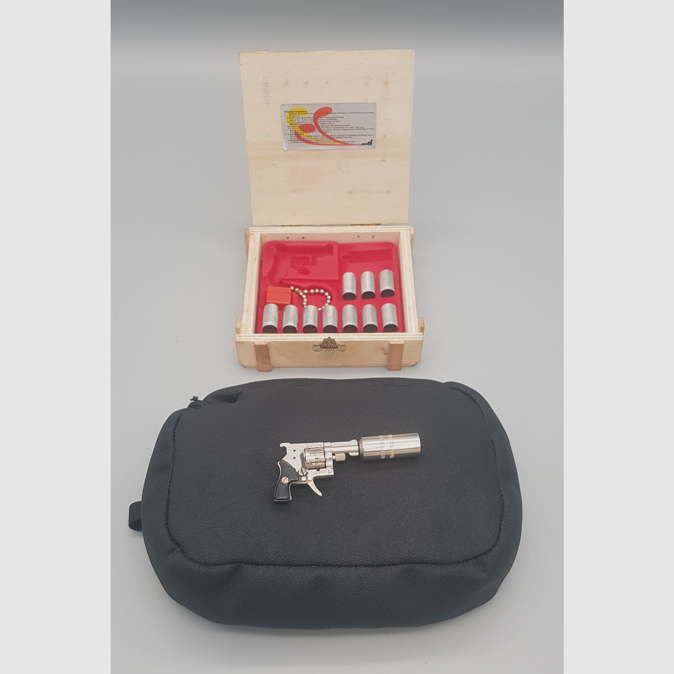 Mini kleinste Automatik  Xythos Pistole Knallkapseln  2 mm  Pinfire  Stiftfeuer PTB 82