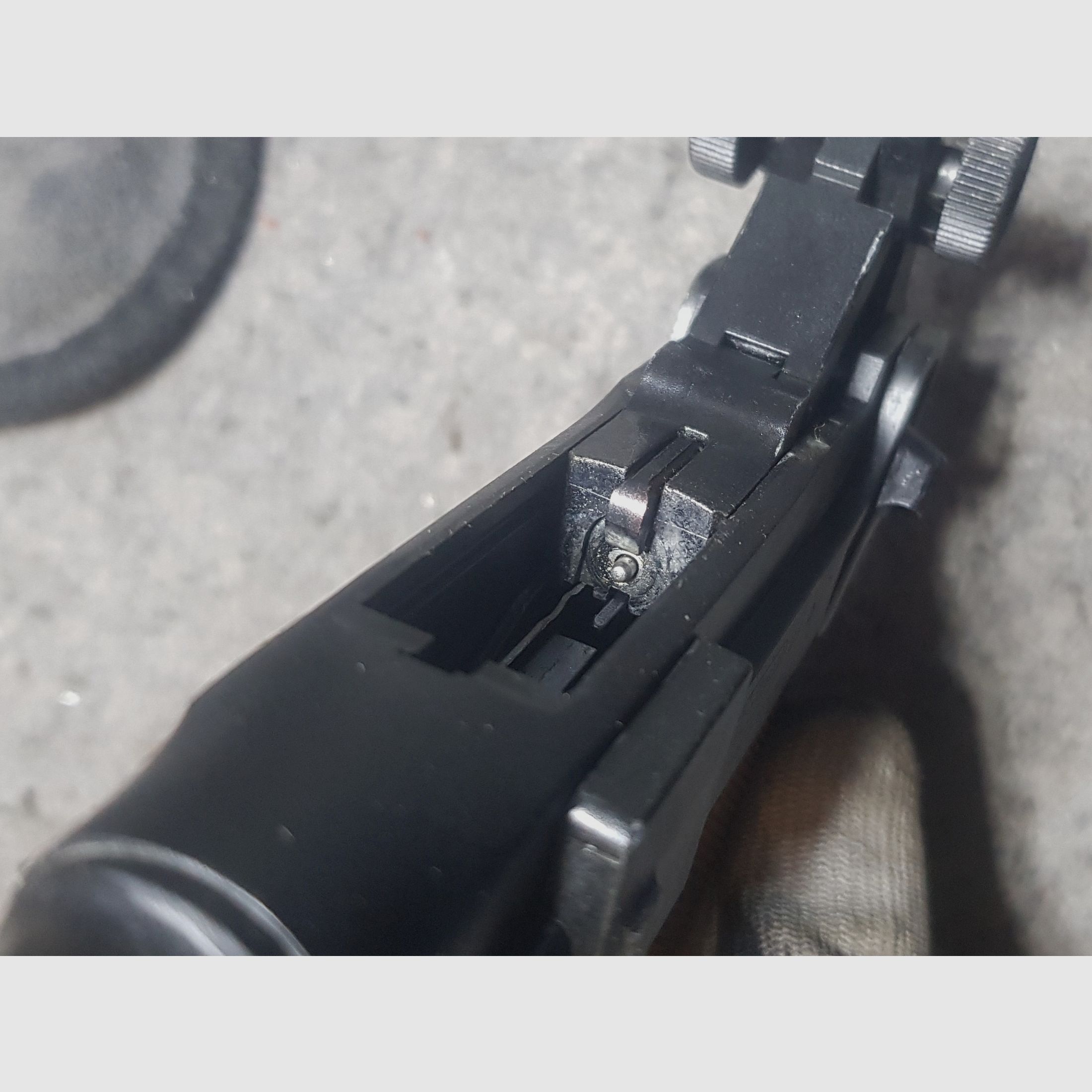 Sehr seltene Pistole PTB 517 Record Mod.  08  Cal. 8mm Knall PAK schwarz brüniert Schreckschuss P08 Holzgriffe