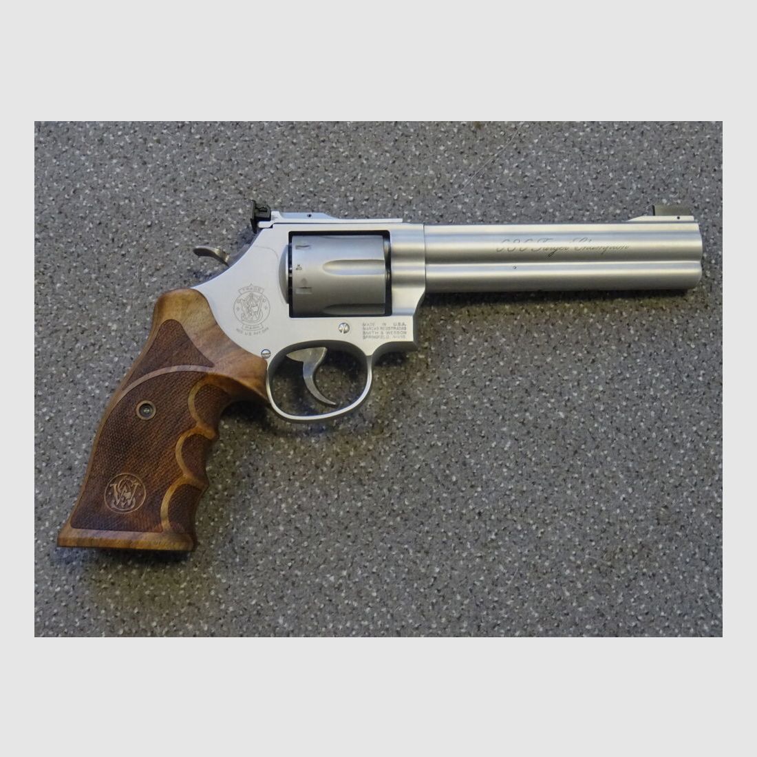 S&W SMITH & WESSON 686-6 TARGET CHAMPION 6"