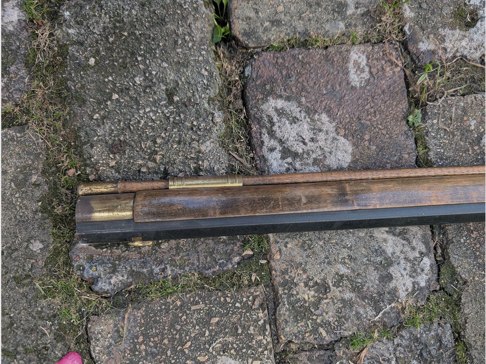 Réplica de rifle de avancarga decorativo