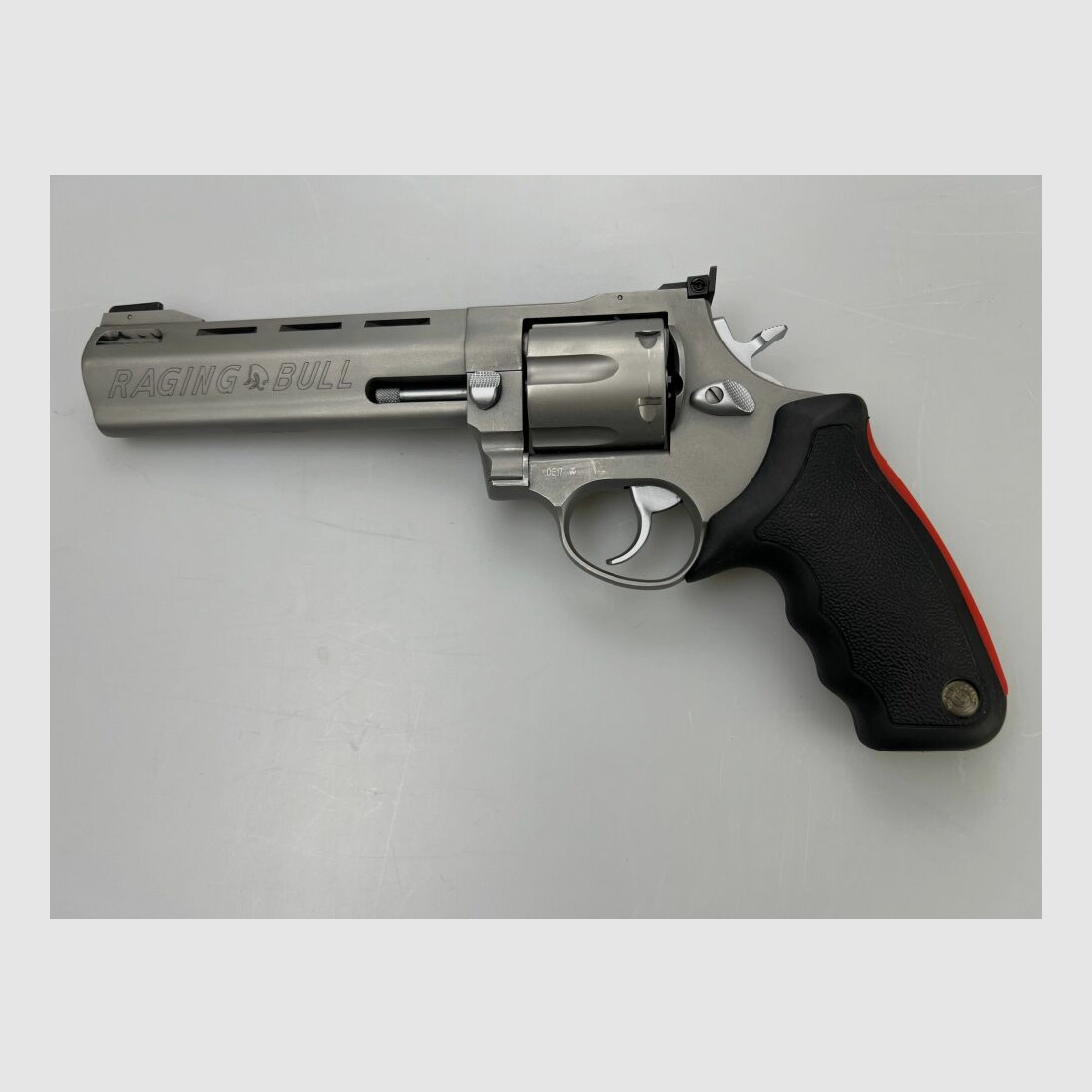 Taurus	 Raging Bull 444