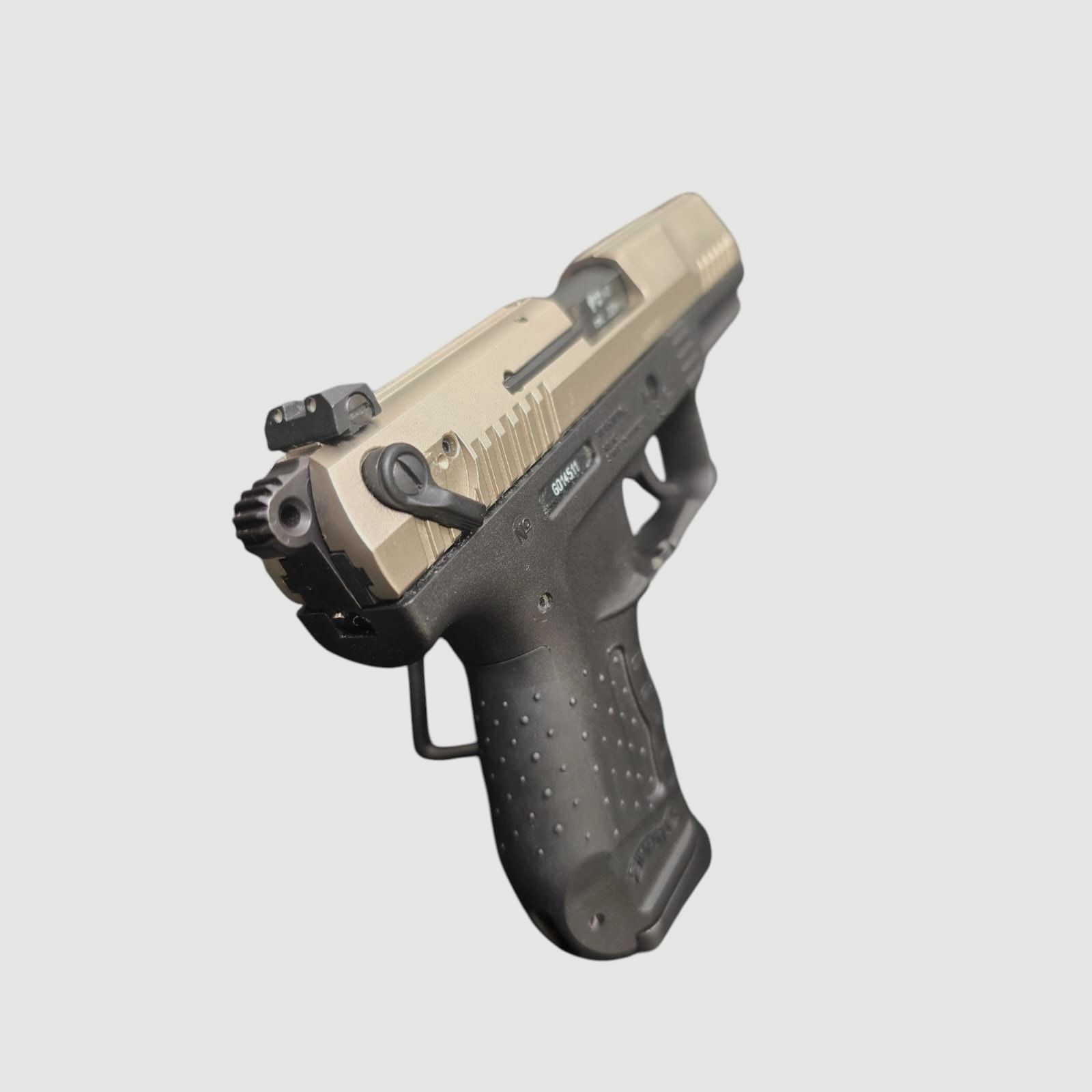 Walther P22 est un pistolet compact à percussion annulaire, idéal pour l’entraînement et le tir de loisir. Comprend la boîte d’origine et deux chargeurs. L’arme peut être essayée dans un stand de tir privé à Borowa, entre Puławy et Dęblin., image 2 sur 6