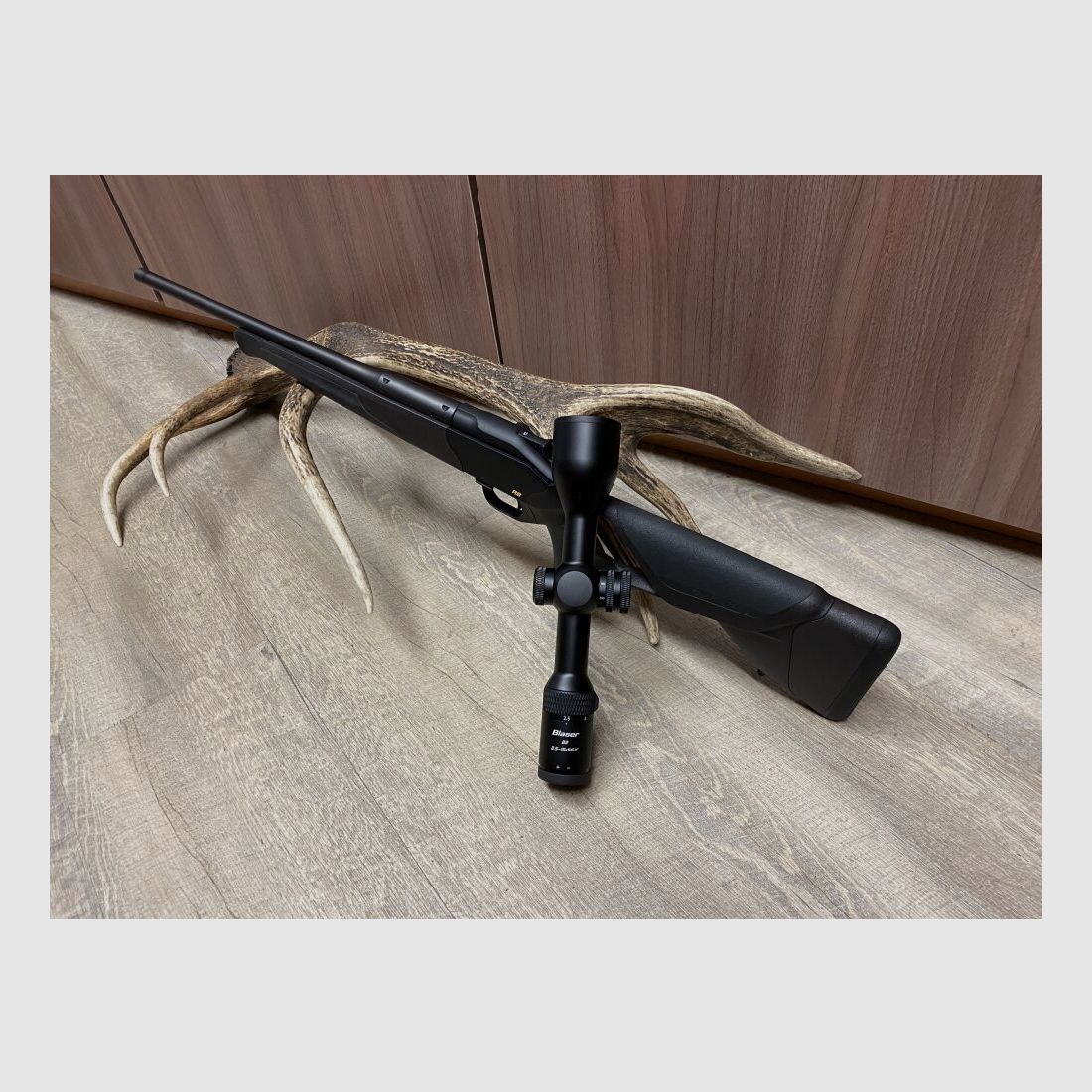 Blaser R8 Ultimate, mit Blaser B2 2,5-15x56, Kurzlauf