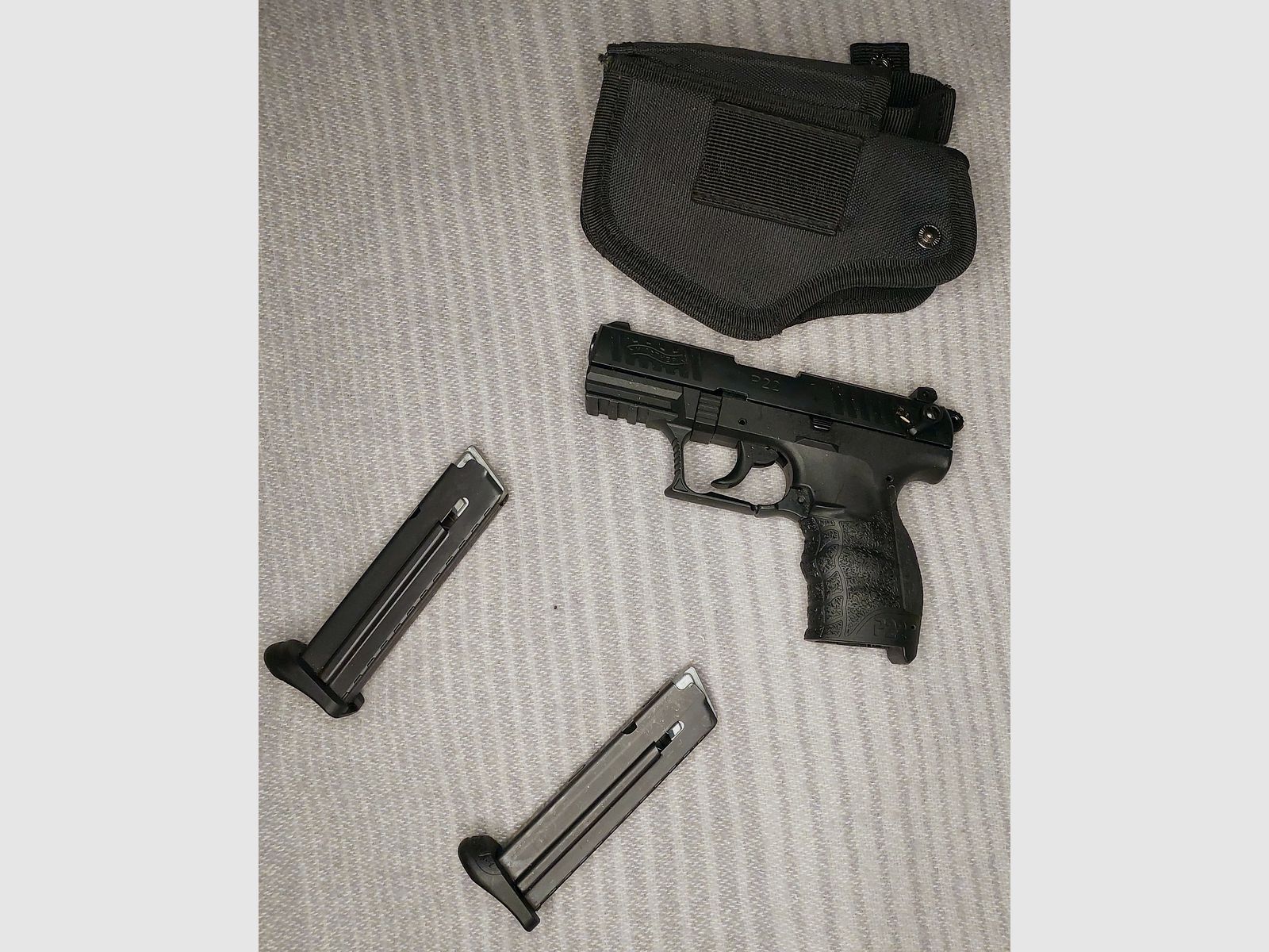 Pistola de fogueo Walther P22Q 9mm P.A.K. negra (PTB 778) con funda y 2 cargadores [P 22 q]