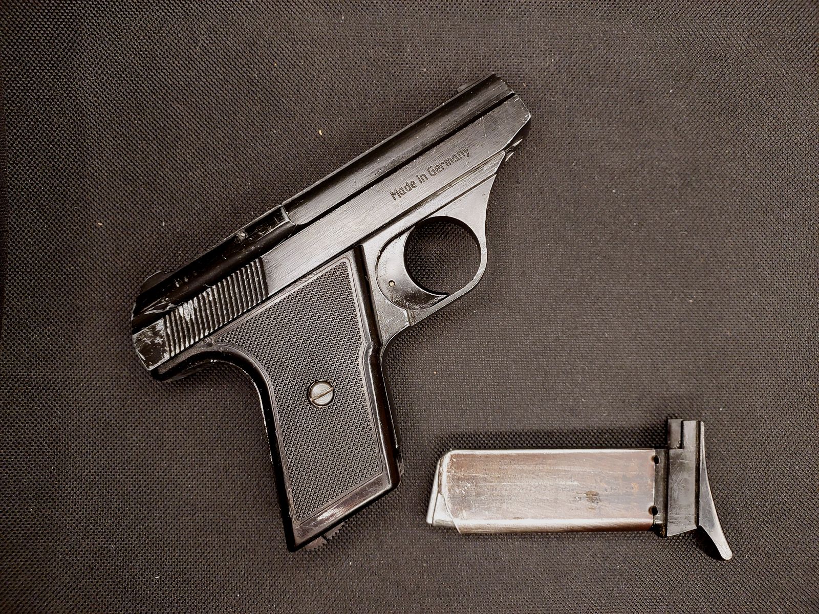 Perfecta FBI 8000 (PTB 387) z kaburą na ramię