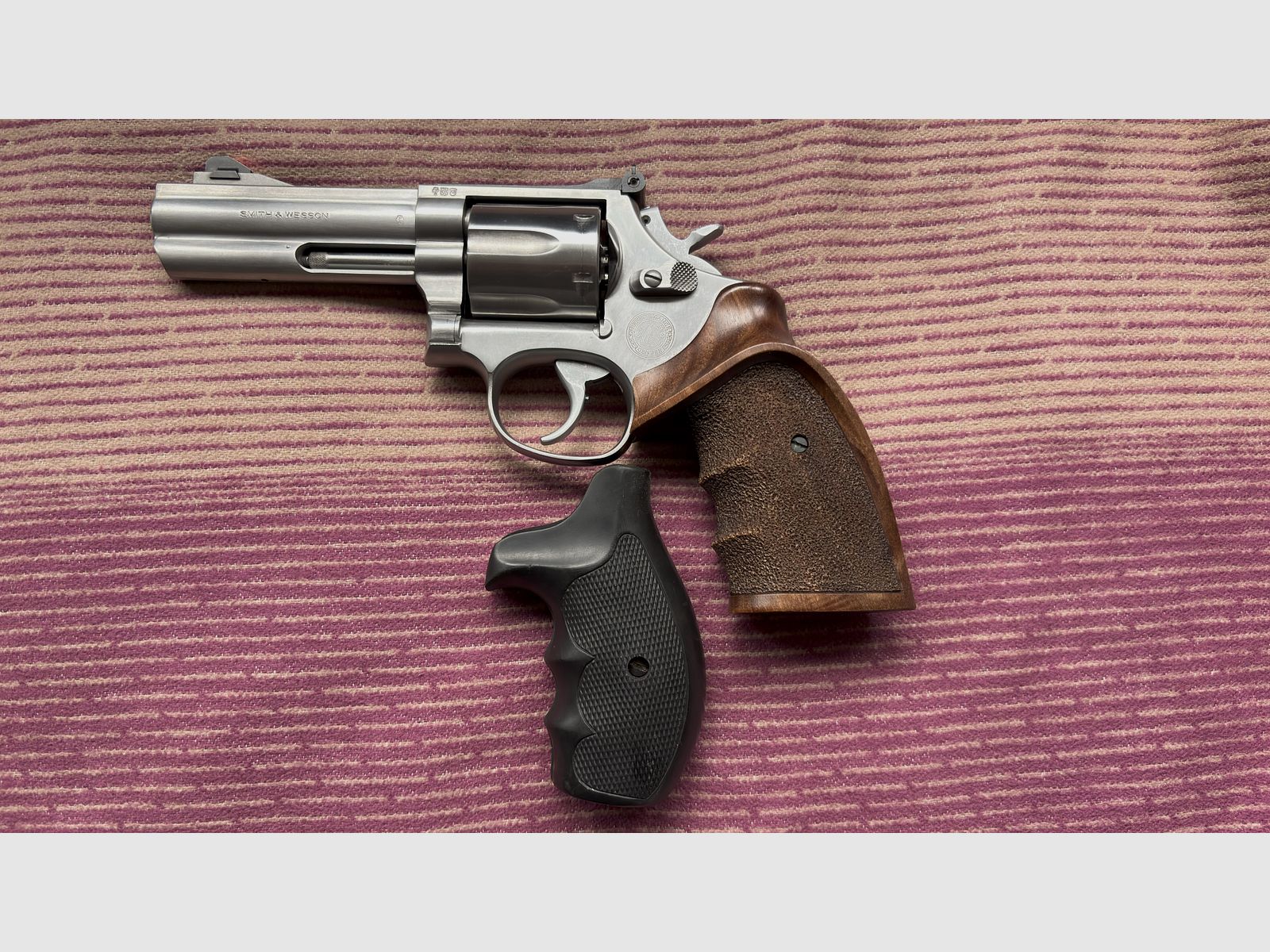 Revolver Smith & Wesson Mod. 686-3, calibro .357 Magnum/.38 Special dal Smith & Wesson Performance Center con compensatore e munizioni!!, immagine 1 di 10
