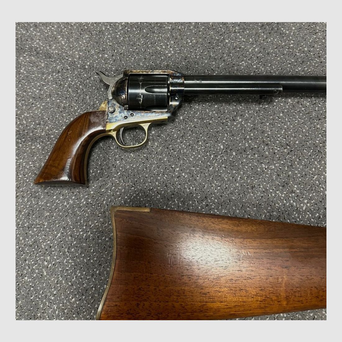 Hege Uberti American Buntline mit Anschlagschaft