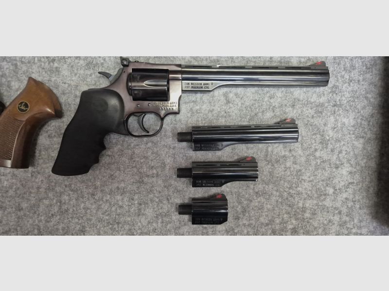 Dan Wesson Revolver .357 Mag mit 4 Läufen 2,5 4 6 8 Zoll