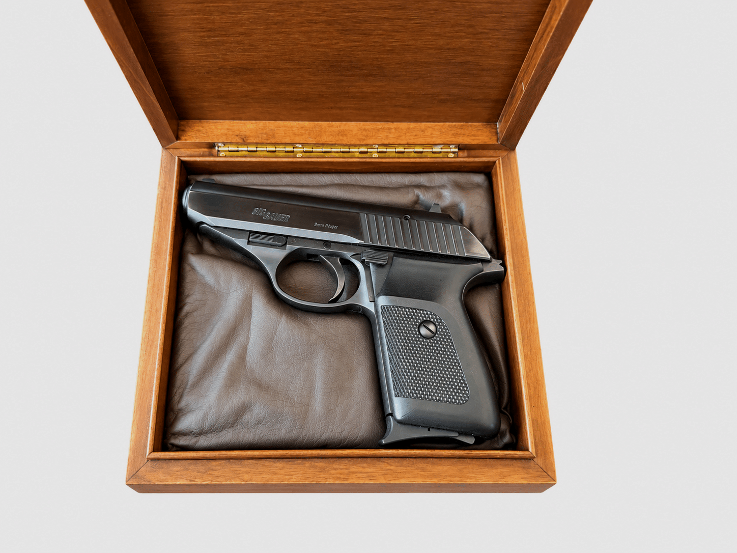 Sig Sauer P230 – 9mm Police – neuwertig in Holzschachtel, Bild 3 von 4