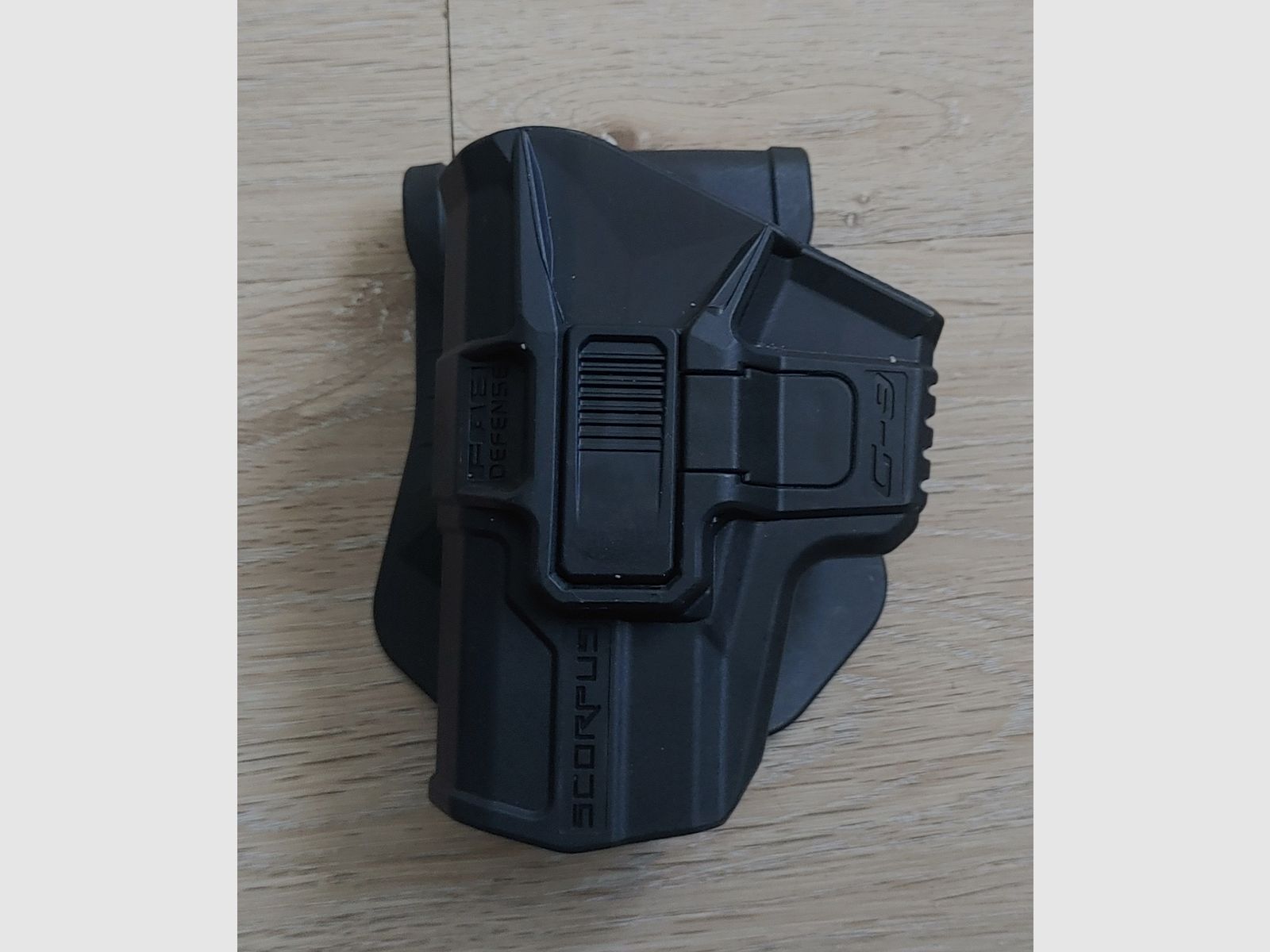 FAB Defence Glock 17 Holster dla leworęcznych w kolorze czarnym