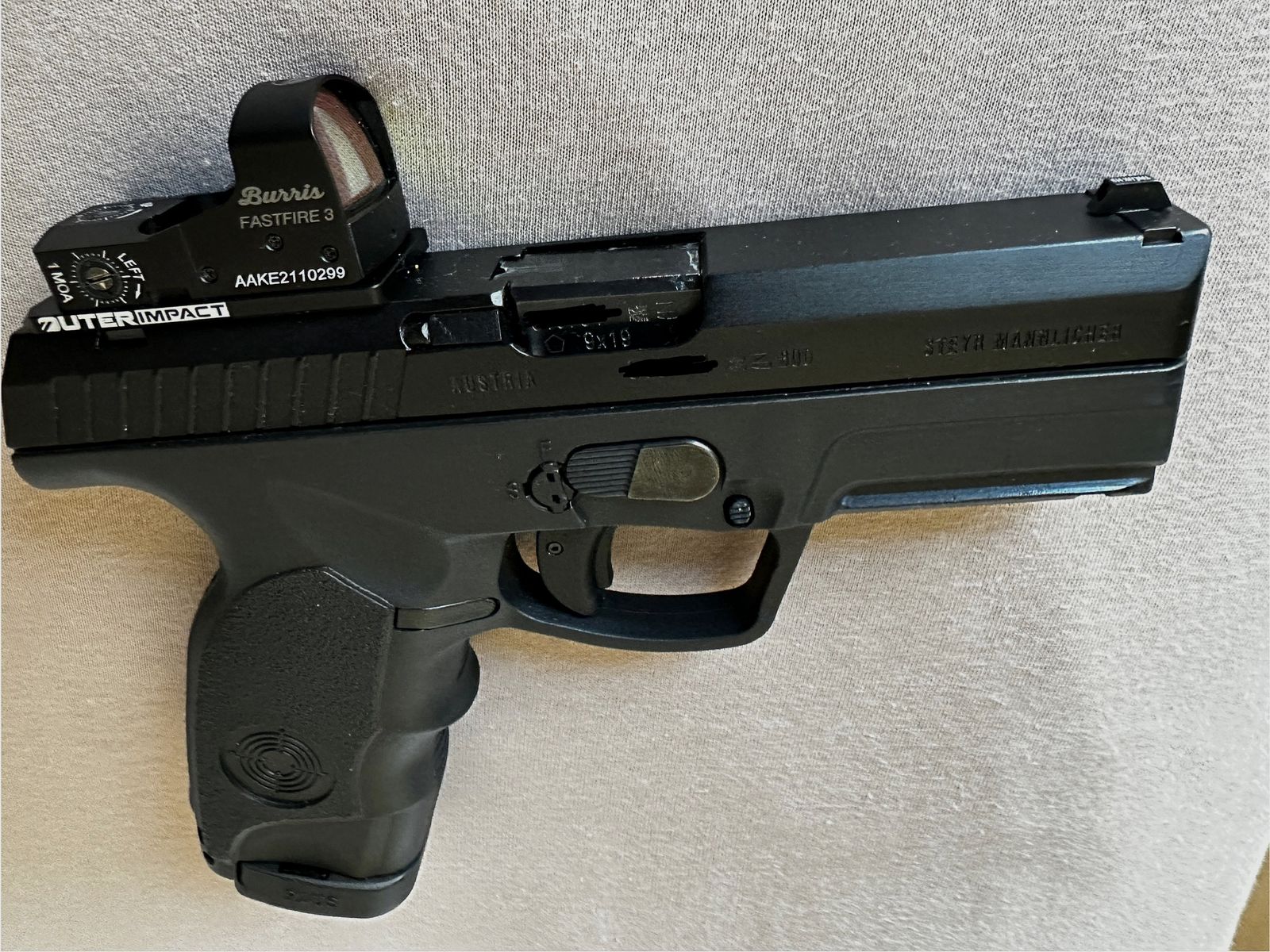 Steyr M9 9mm mit Reddot