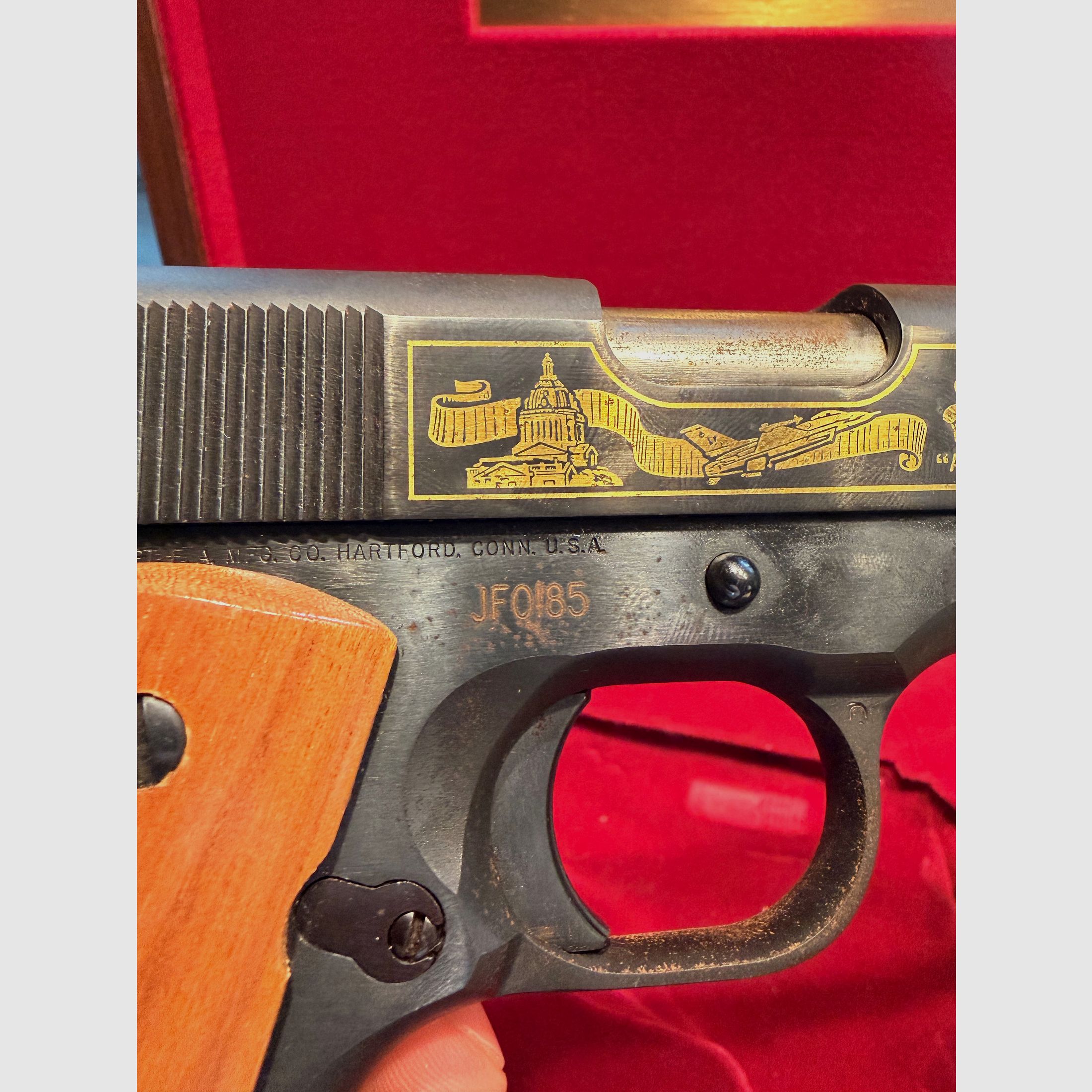 Colt 1911 Jubiläumsmodell Kal. .45 – Sammlerstück mit Originalbox & Zubehör