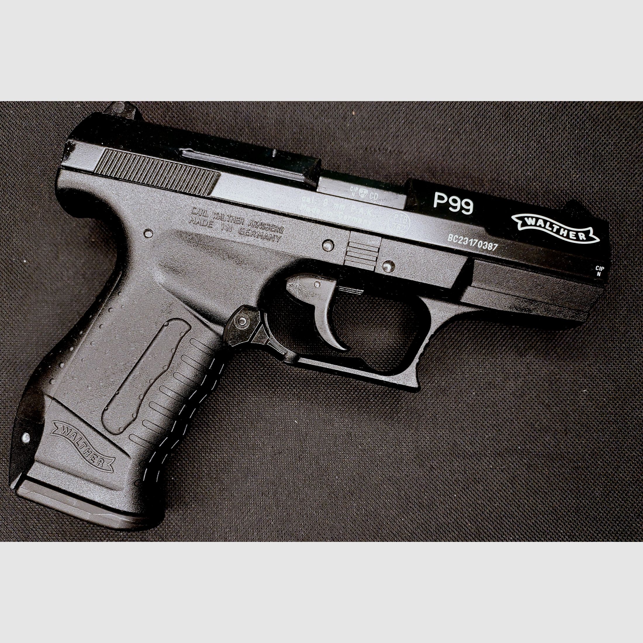 Walther P99 Schreckschuss Pistole 9mm P.A.K. (PTB 762) P 99 OVP mit Koffer.
