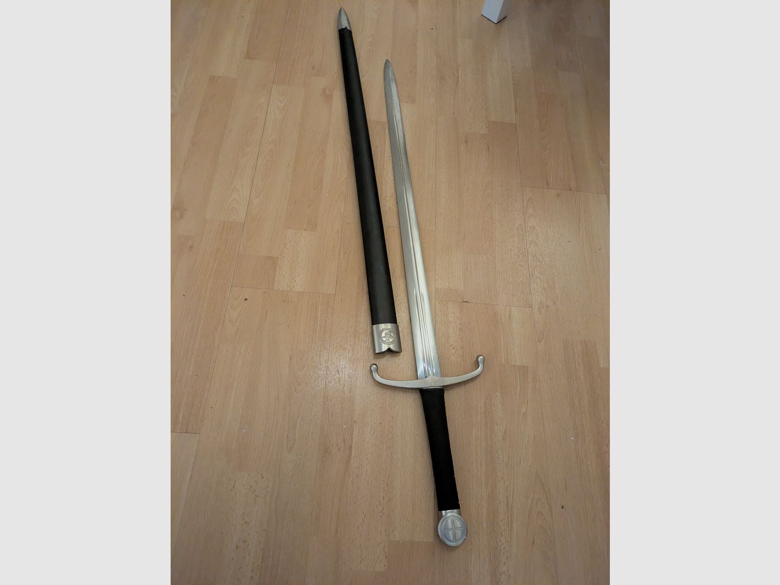 Miecz średniowieczny z pochwą - ok. 80 cm ostrze - Srebro