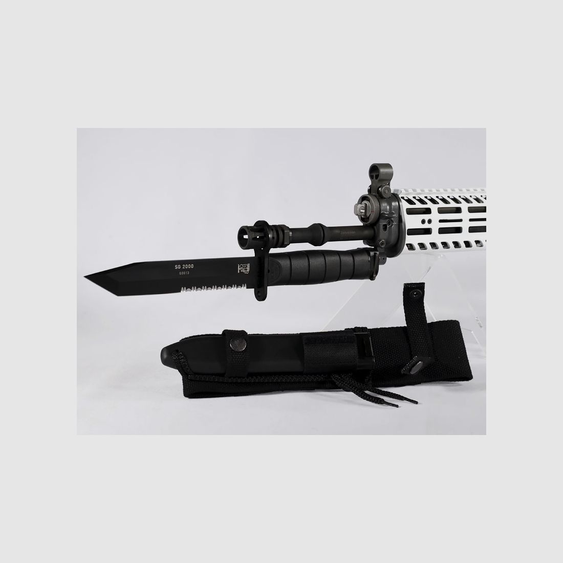 Bayoneta EICKHORN SG2000, montaje NATO