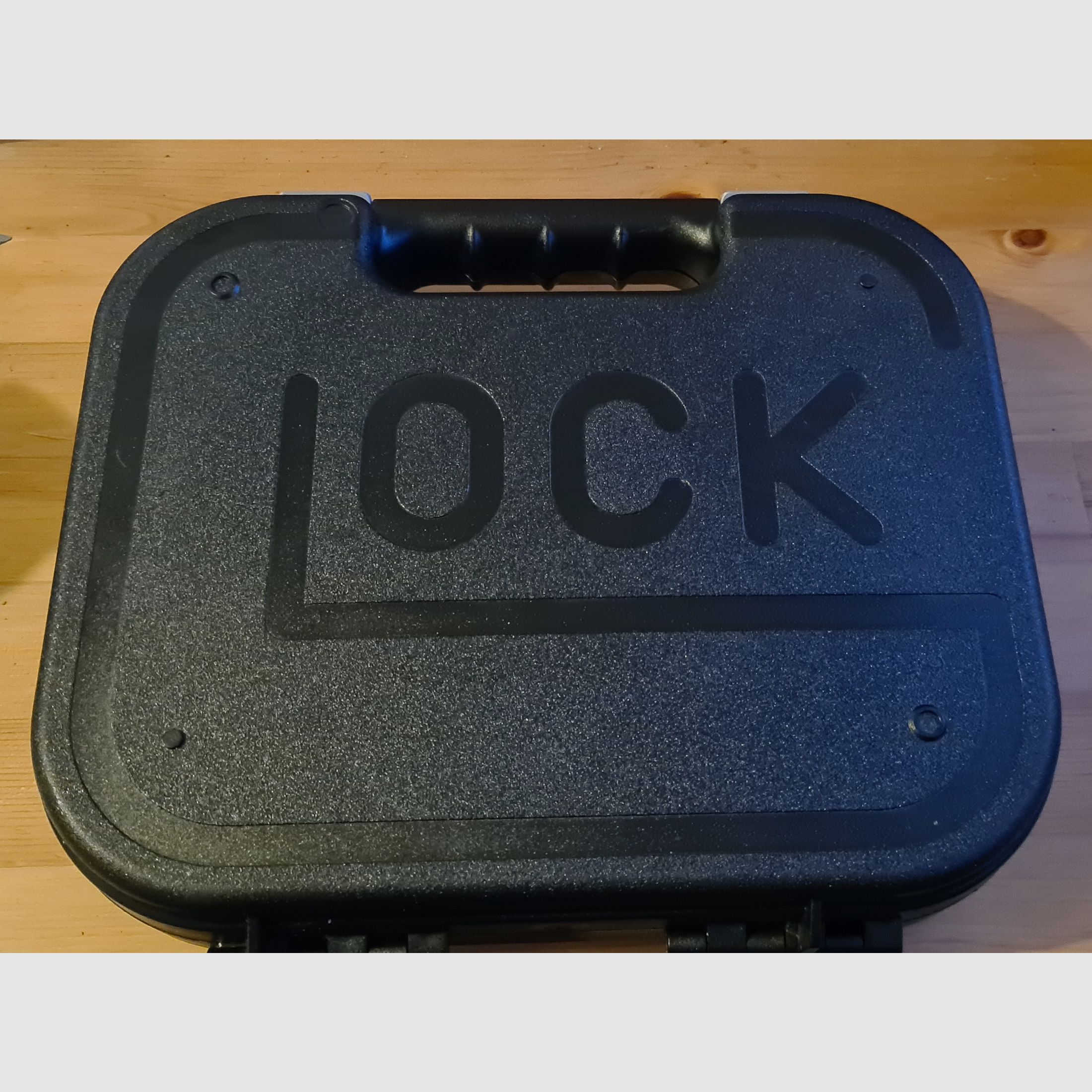 Glock 17 with barrel thread Co2 pistol caliber 4.5 mm steel BB / Diabolo blowback