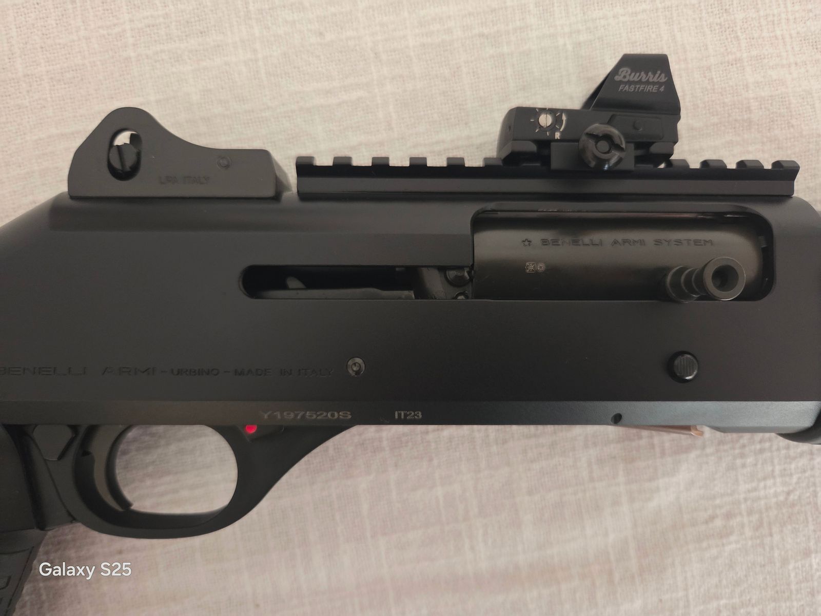 Vendo: Benelli M4 con culata retráctil! Como nuevo... o cambio/aceptación de pago...