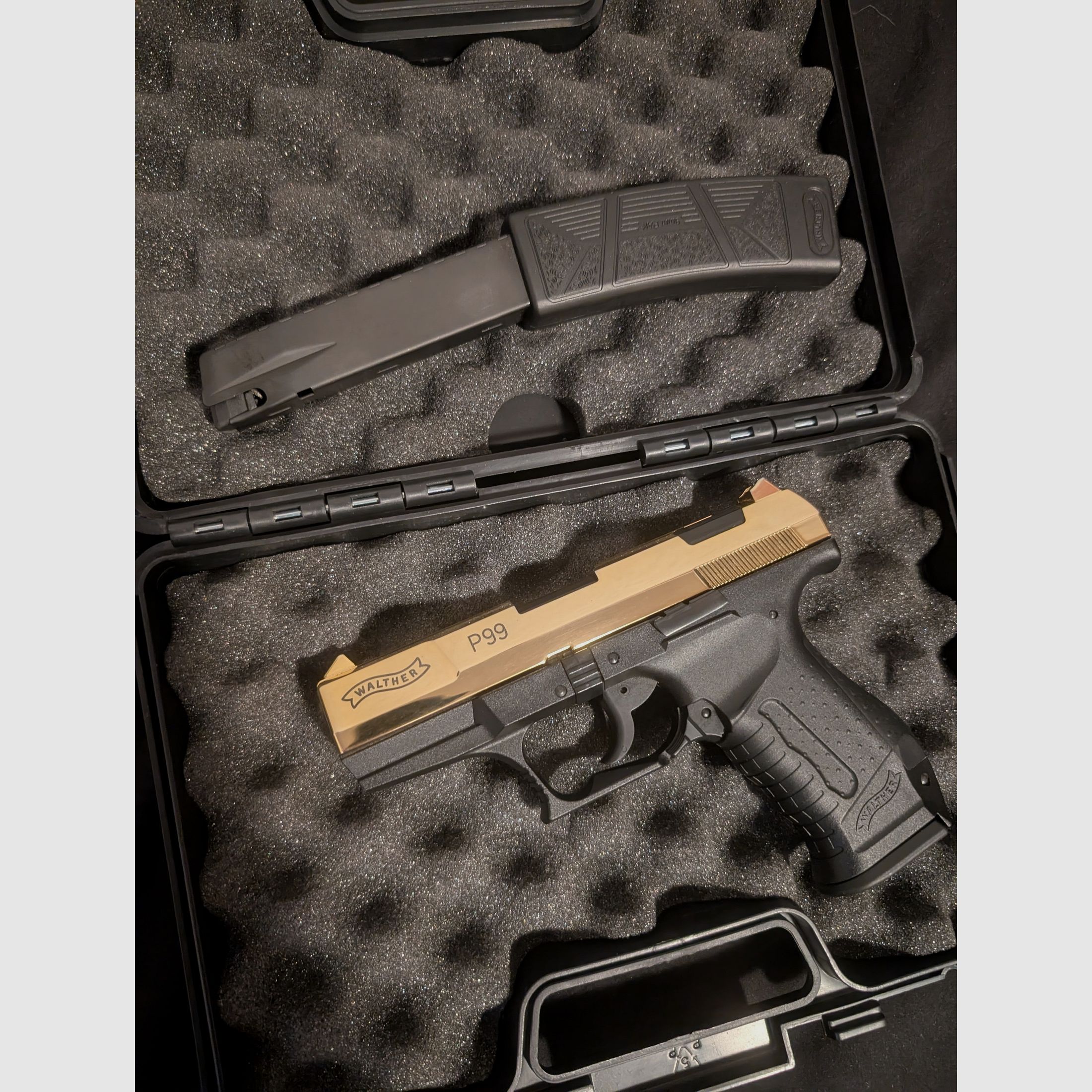 Walther P99 - P.A.K - 9mm (Gold) + Erweitertes Magazin 