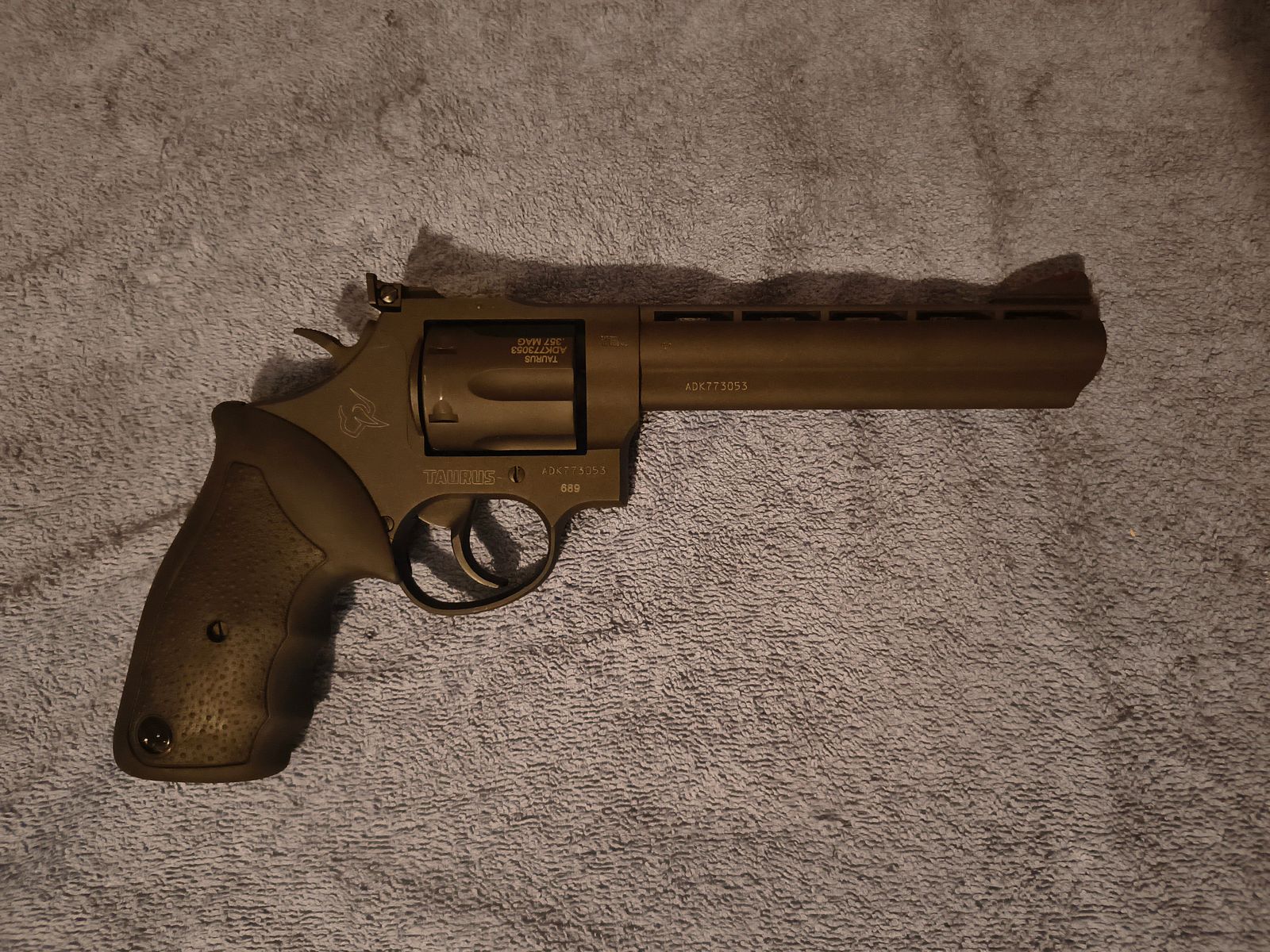 Taurus 689, 357 Mag, 6 Zoll