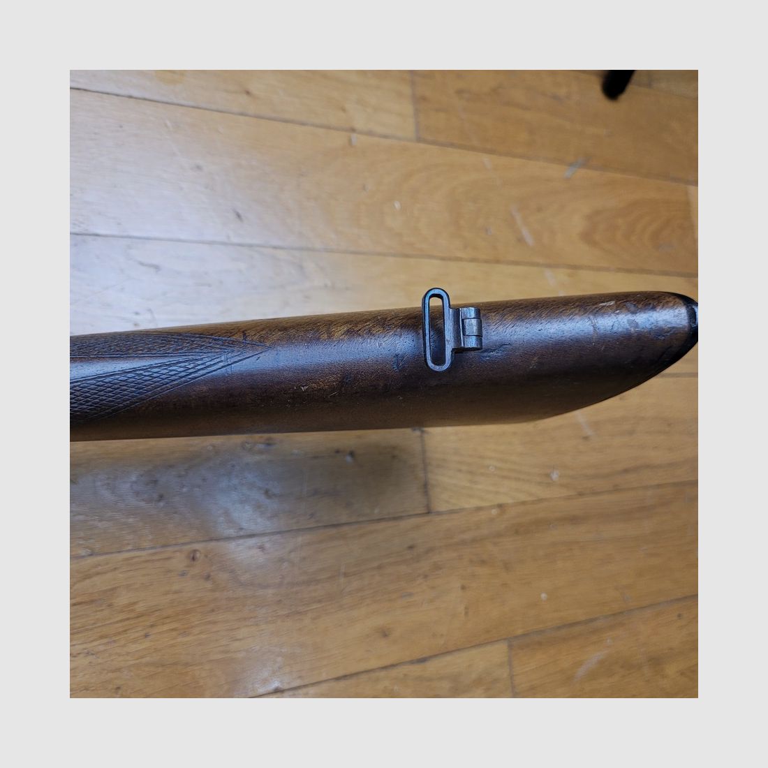 Bellissimo fucile sovrapposto – calibro 16/65 – ottima manifattura artigianale di Saint-Étienne – sopravvissuto alla seconda guerra mondiale – arma elegante in stile inglese – legni e checkering bellissimi – bluing in ottime condizioni – arma leggera eppure in bel acciaio – Bellissimo fucile in TBE+, immagine 10 di 33