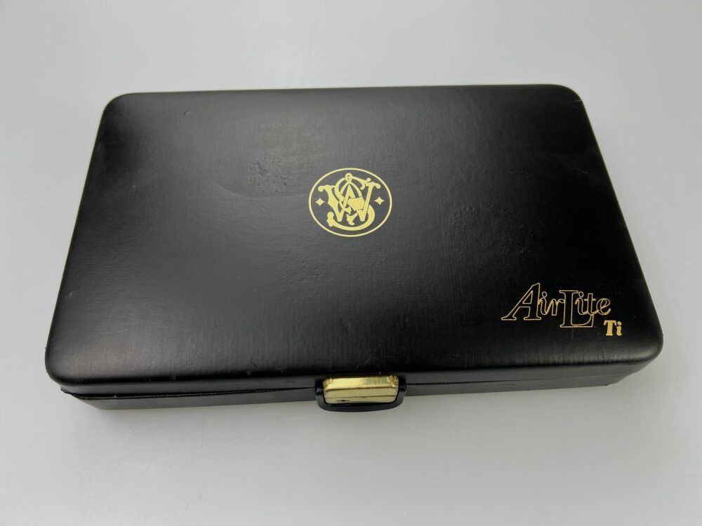 Smith&Wesson AirlIte Ti