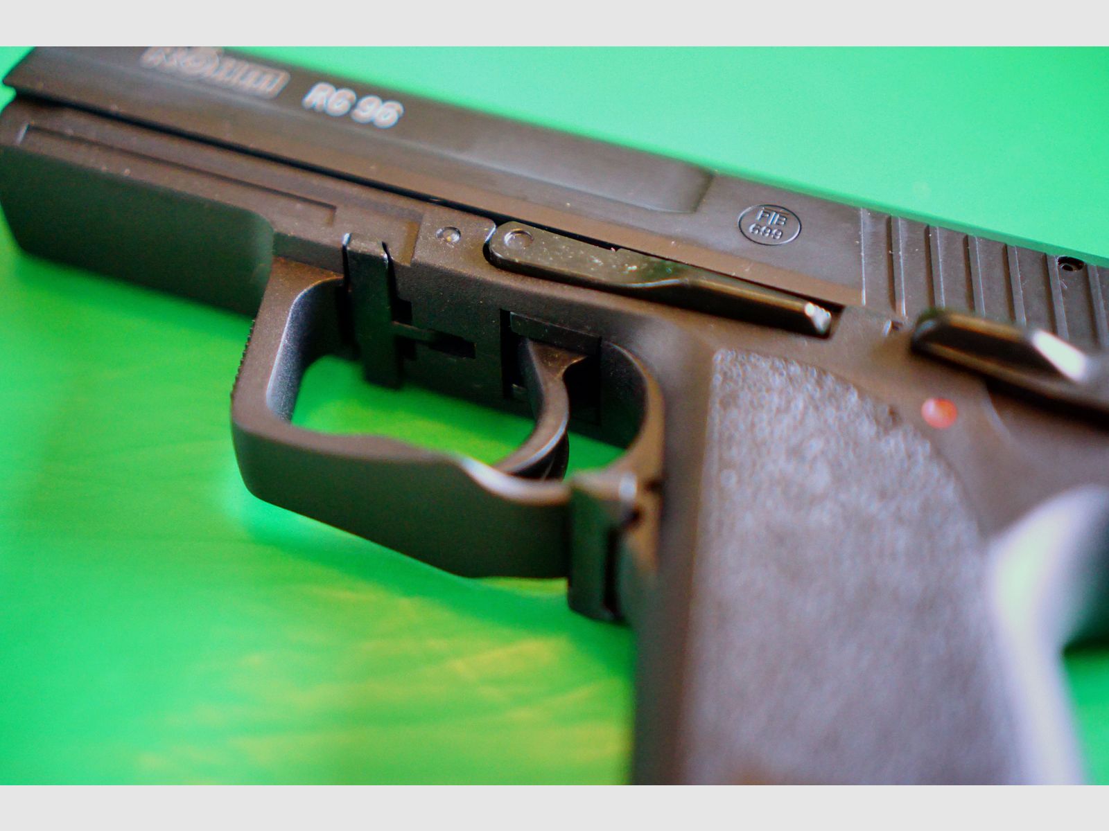 Röhm RG 96 Schreckschuss Pistole brüniert (PTB 699) neuwertig!