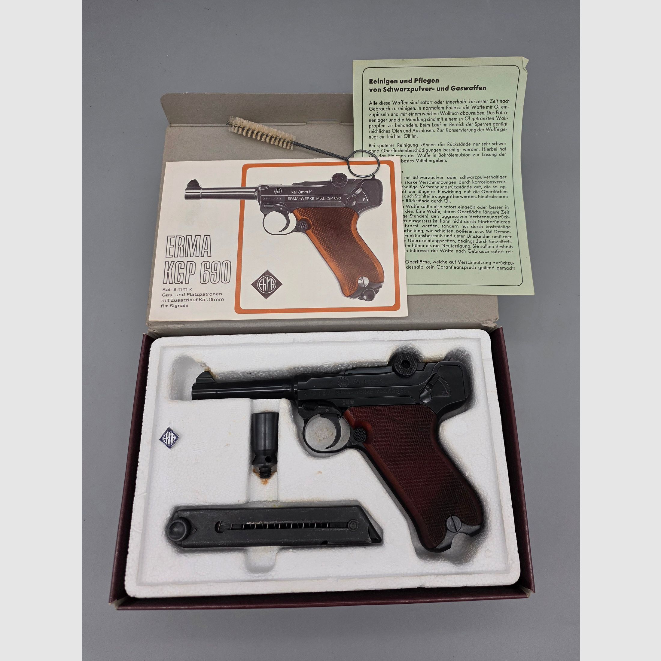 Erma Mod. KGP 690 Estado de colección 8mmK P08 pistola de fogueo PTB 402 SRS rara KGP690