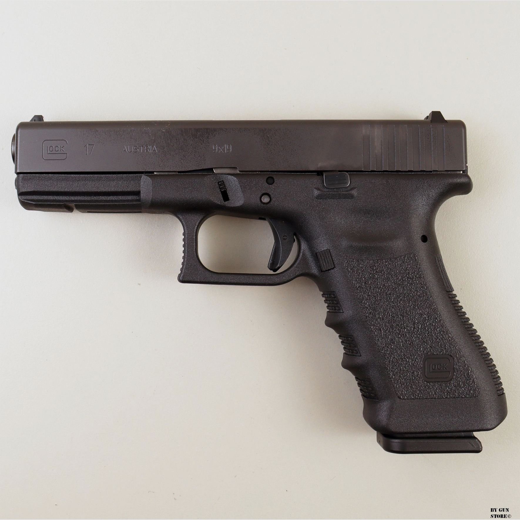 Pistola Glock mod. 17 cal. 9×19 mm, immagine 1 di 3